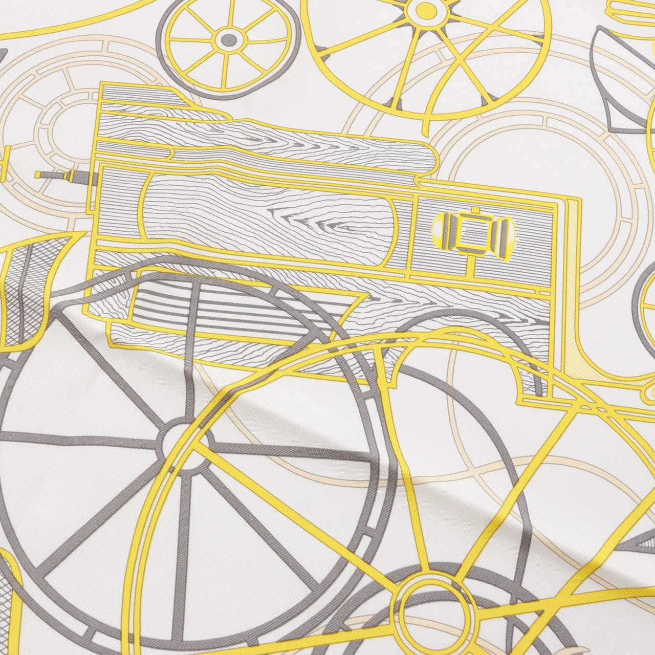 Hermès Carré 90 "COMPLICATION EQUESTR" Silk handkerchief in Gray x Yellow Divers