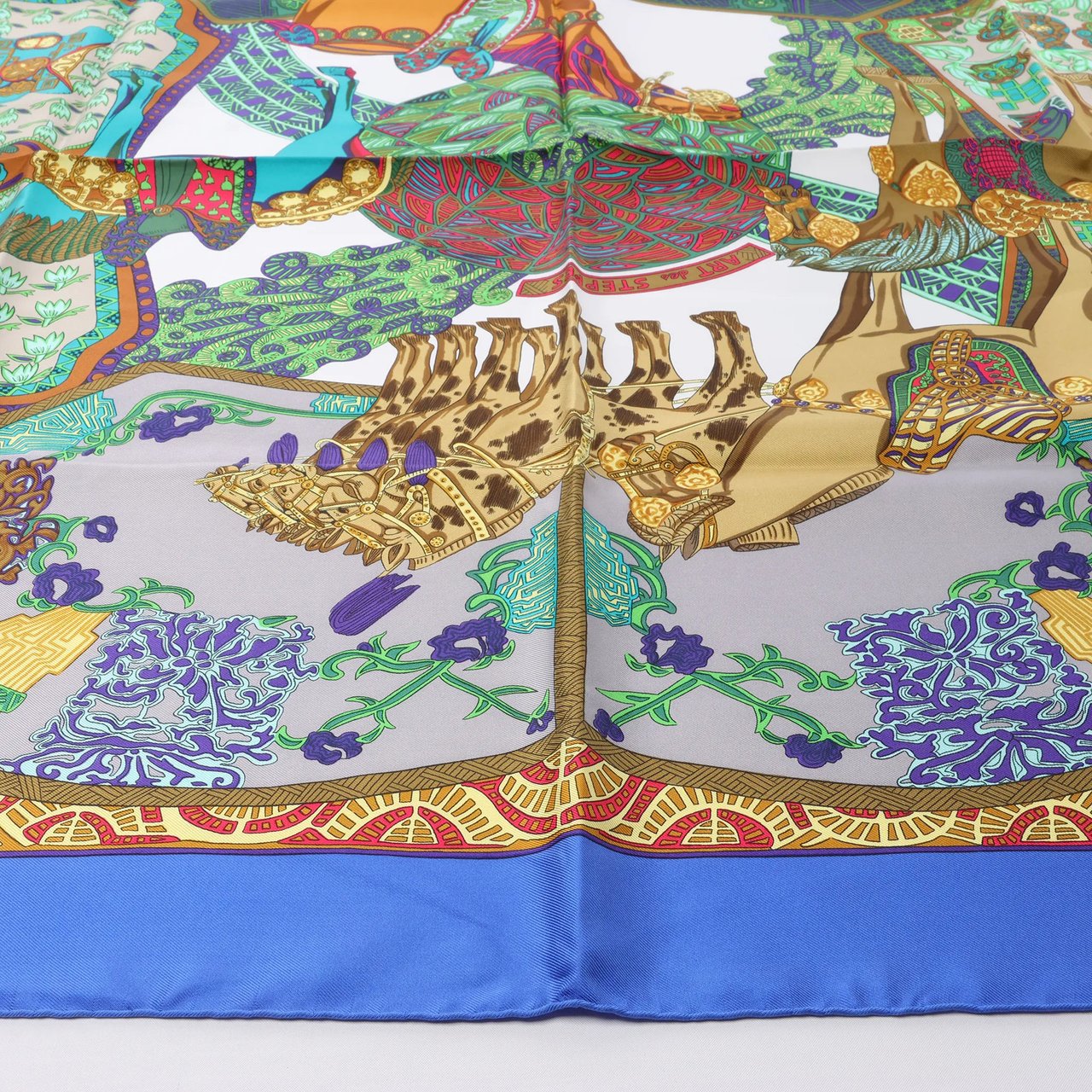 Hermès Hermès Carré 90 "Art des Steppes" Silk handkerchief in Blue Blauw