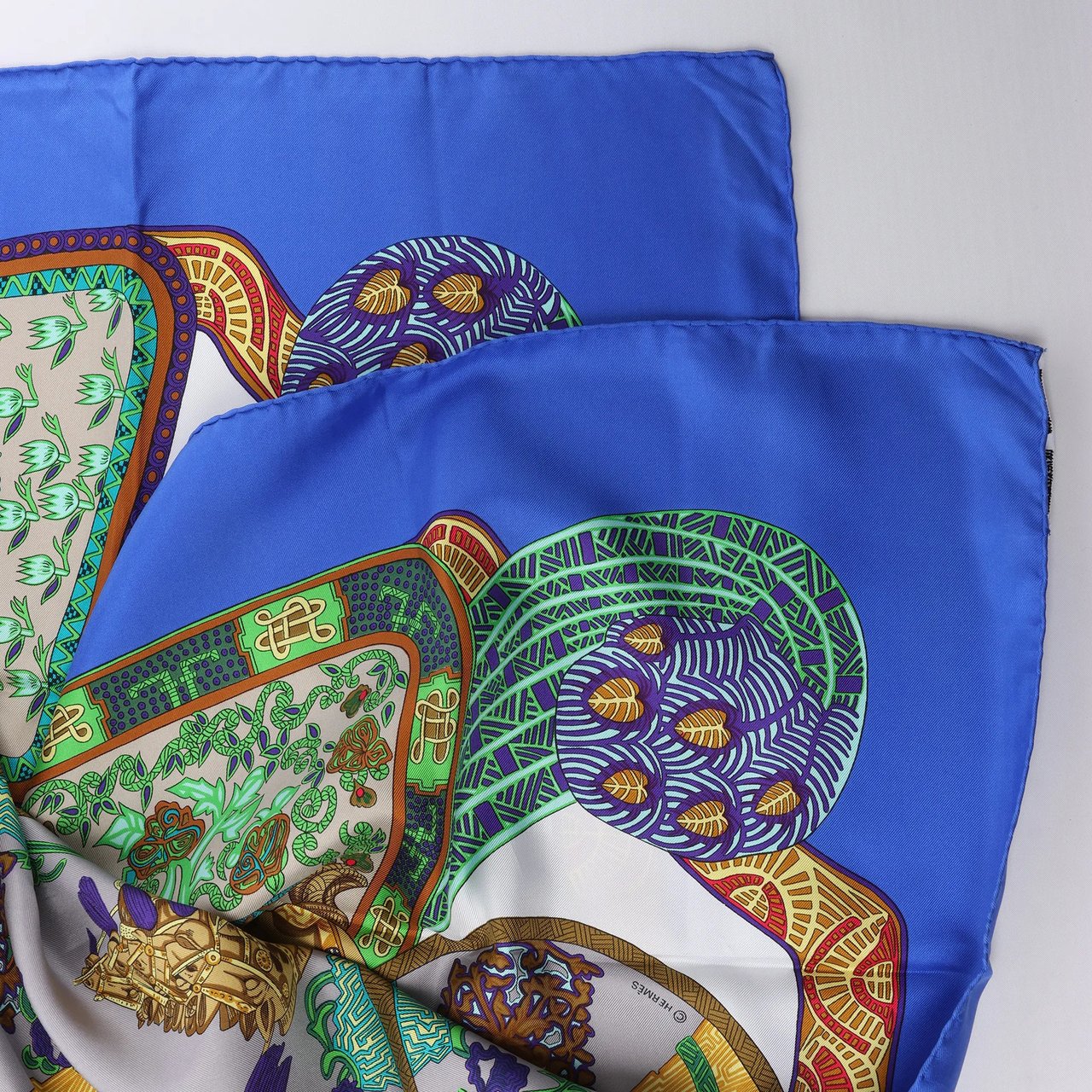 Hermès Hermès Carré 90 "Art des Steppes" Silk handkerchief in Blue Blauw