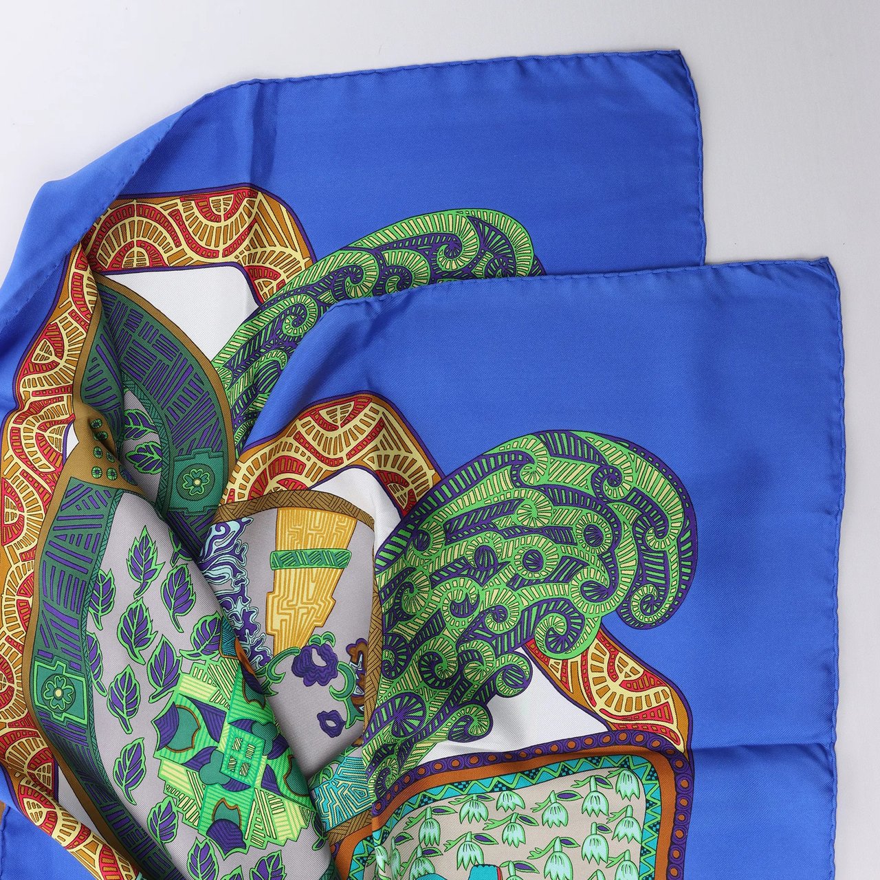 Hermès Hermès Carré 90 "Art des Steppes" Silk handkerchief in Blue Blauw