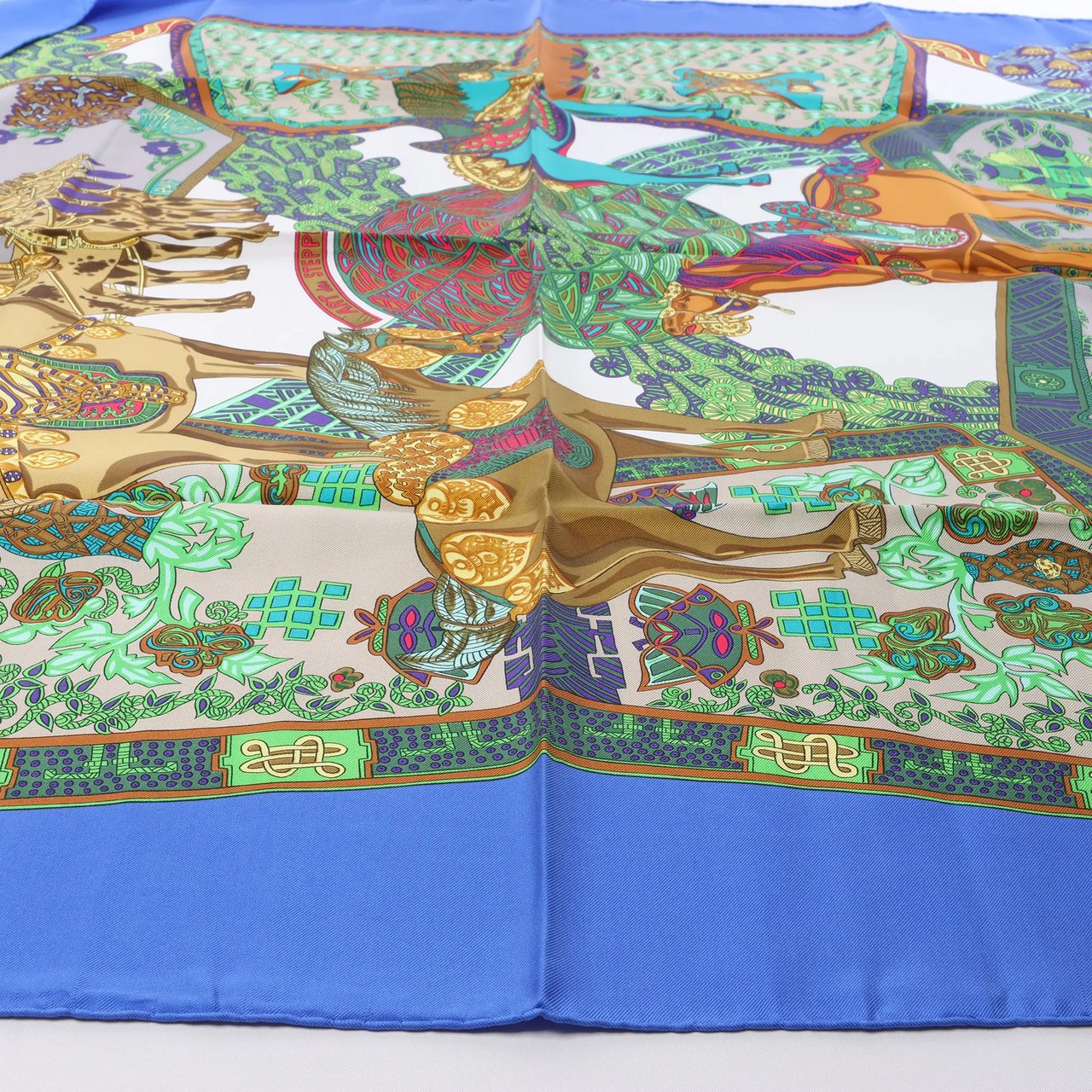 Hermès Hermès Carré 90 "Art des Steppes" Silk handkerchief in Blue Blauw