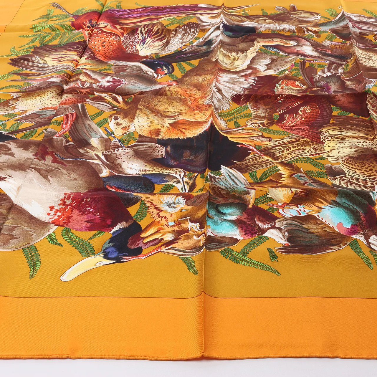 Hermès Hermès Carré 90 "GIBIERS" Silk handkerchief in Orange Oranje