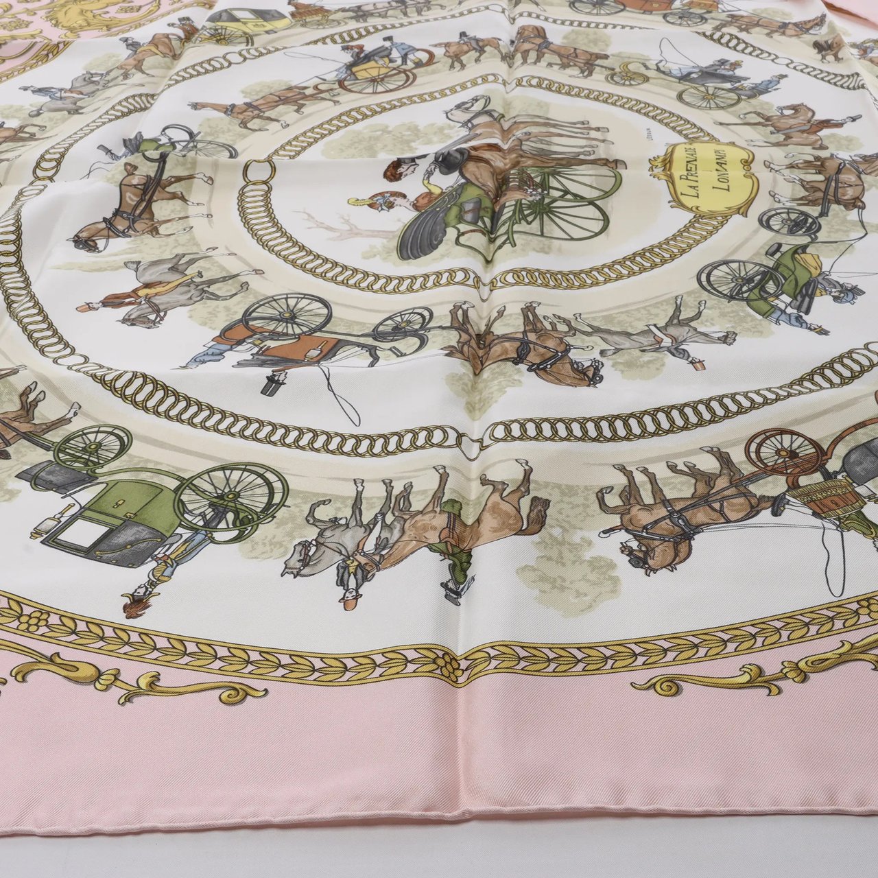 Hermès Hermès Carré 90 "LA PROMENADE DE LONGCHAMPS" Silk handkerchief in Pink Roze