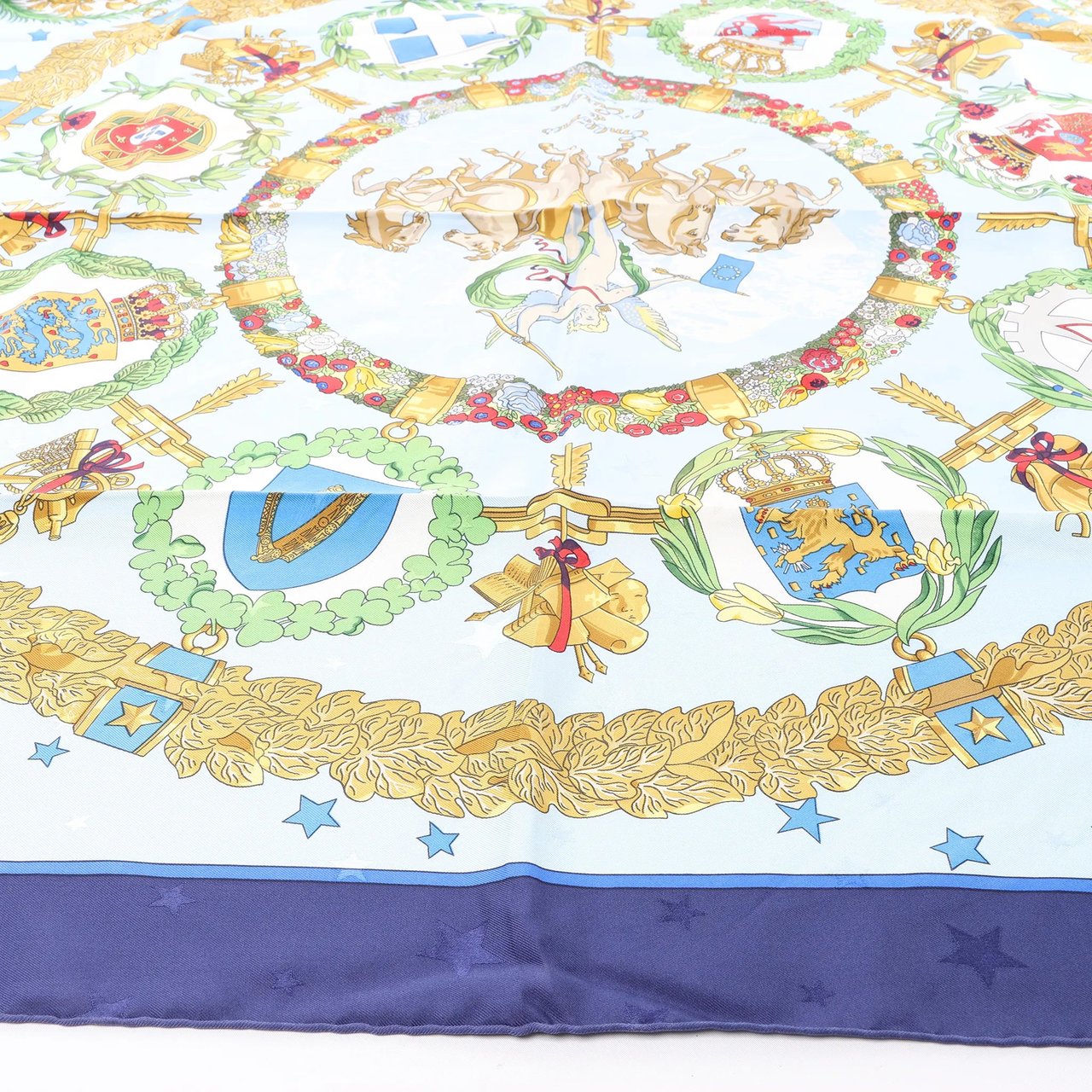 Hermès Hermès Carré 90 "Emblemes de L'Europe" Silk handkerchief in Navy Blue Navy