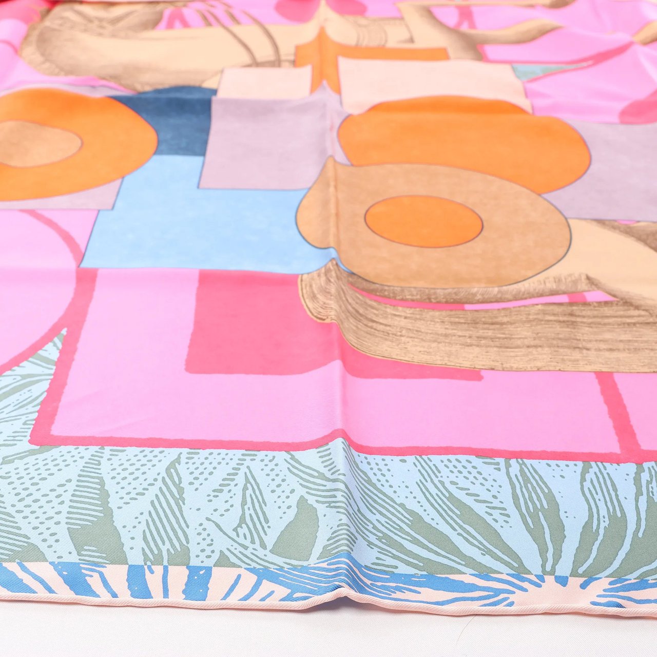 Hermès Carré 90 "CAVALIER EN FORMES" Silk handkerchief in Blue x Pink Divers