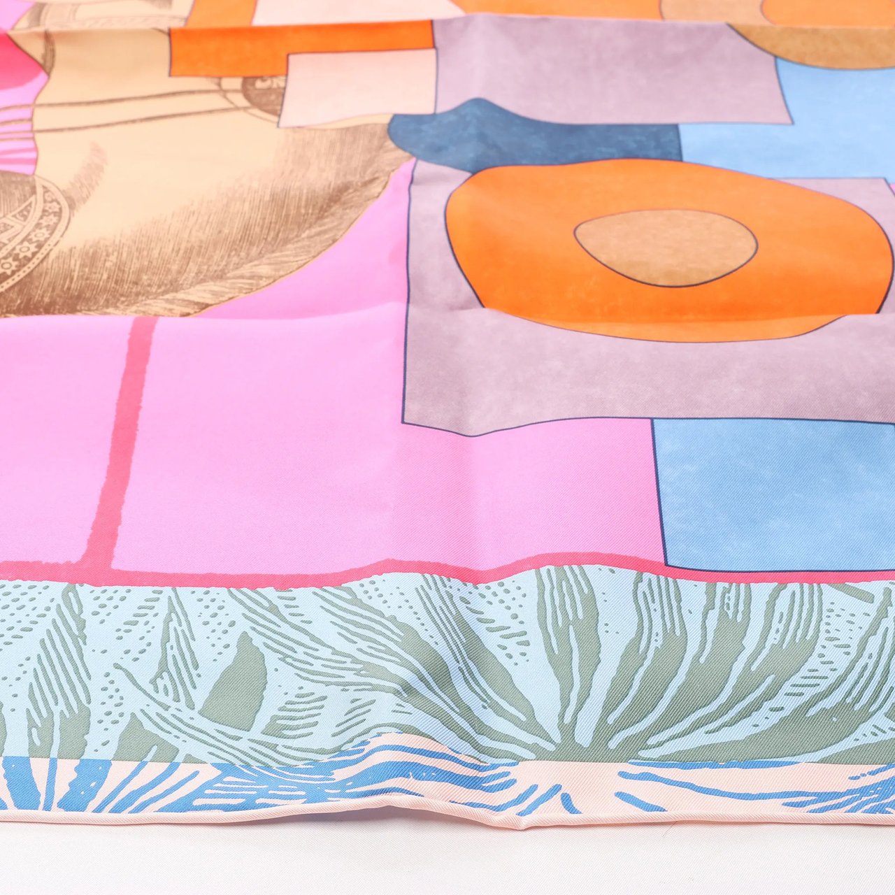 Hermès Carré 90 "CAVALIER EN FORMES" Silk handkerchief in Blue x Pink Divers