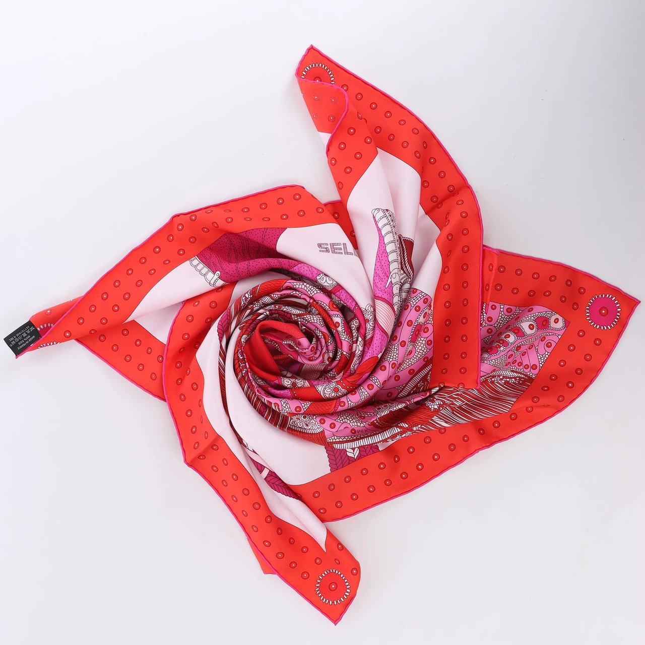 Hermès Carré 90 "SELLE DE DIGNITAIRE" Silk handkerchief in Pink Roze