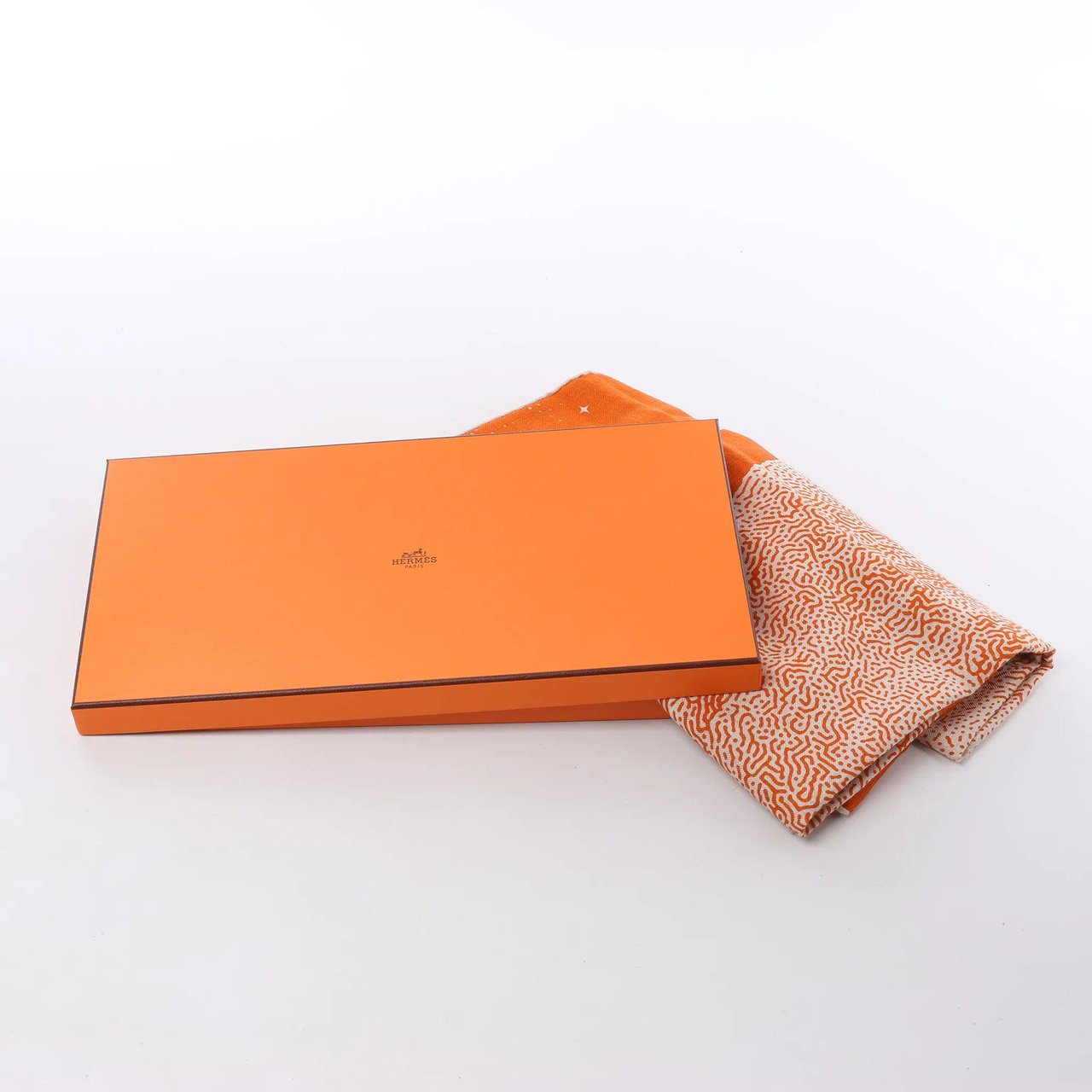 Hermès Hermès Carré 140 "CLAIR DE LUNE" Cashmere x Silk handkerchief in Orange Oranje