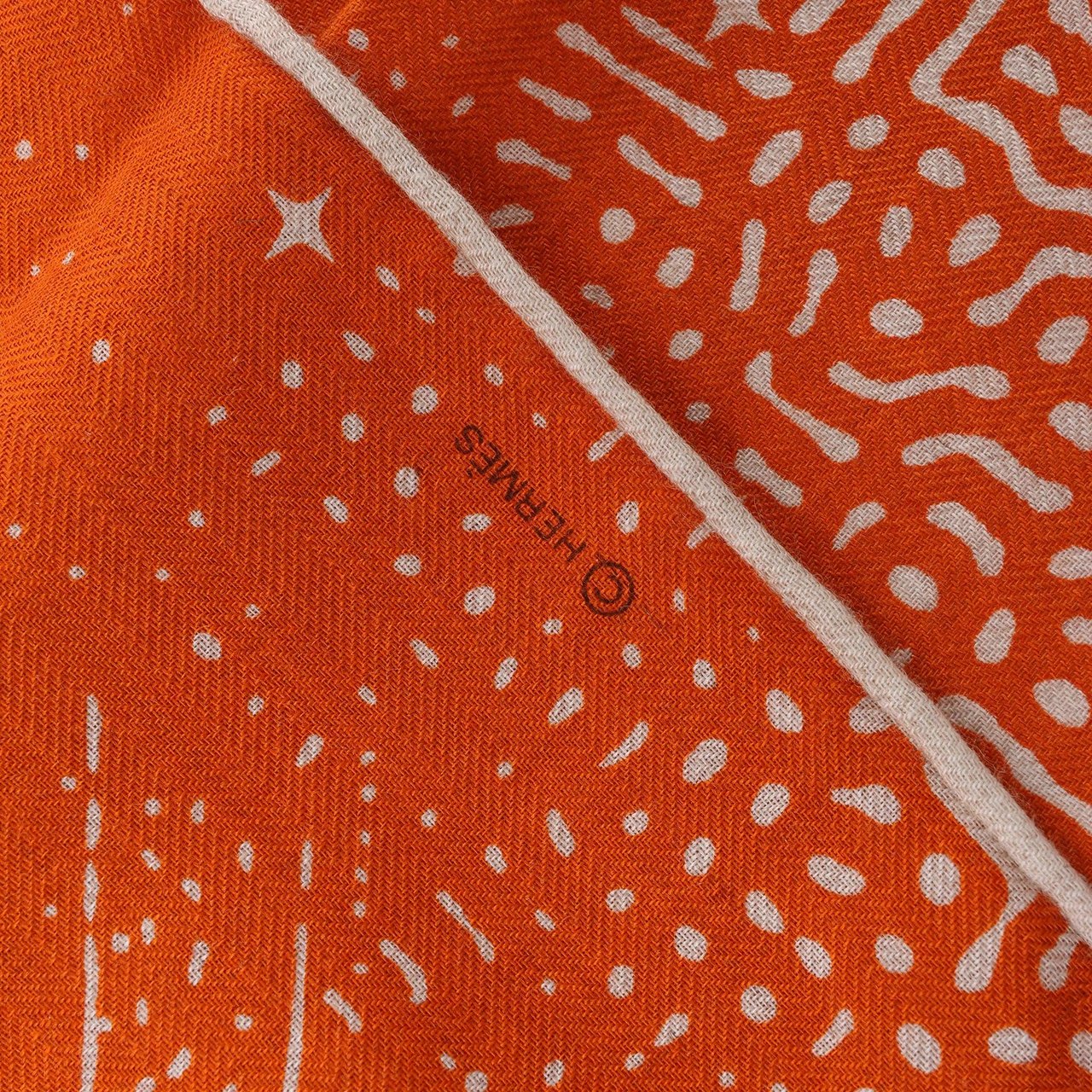 Hermès Hermès Carré 140 "CLAIR DE LUNE" Cashmere x Silk handkerchief in Orange Oranje