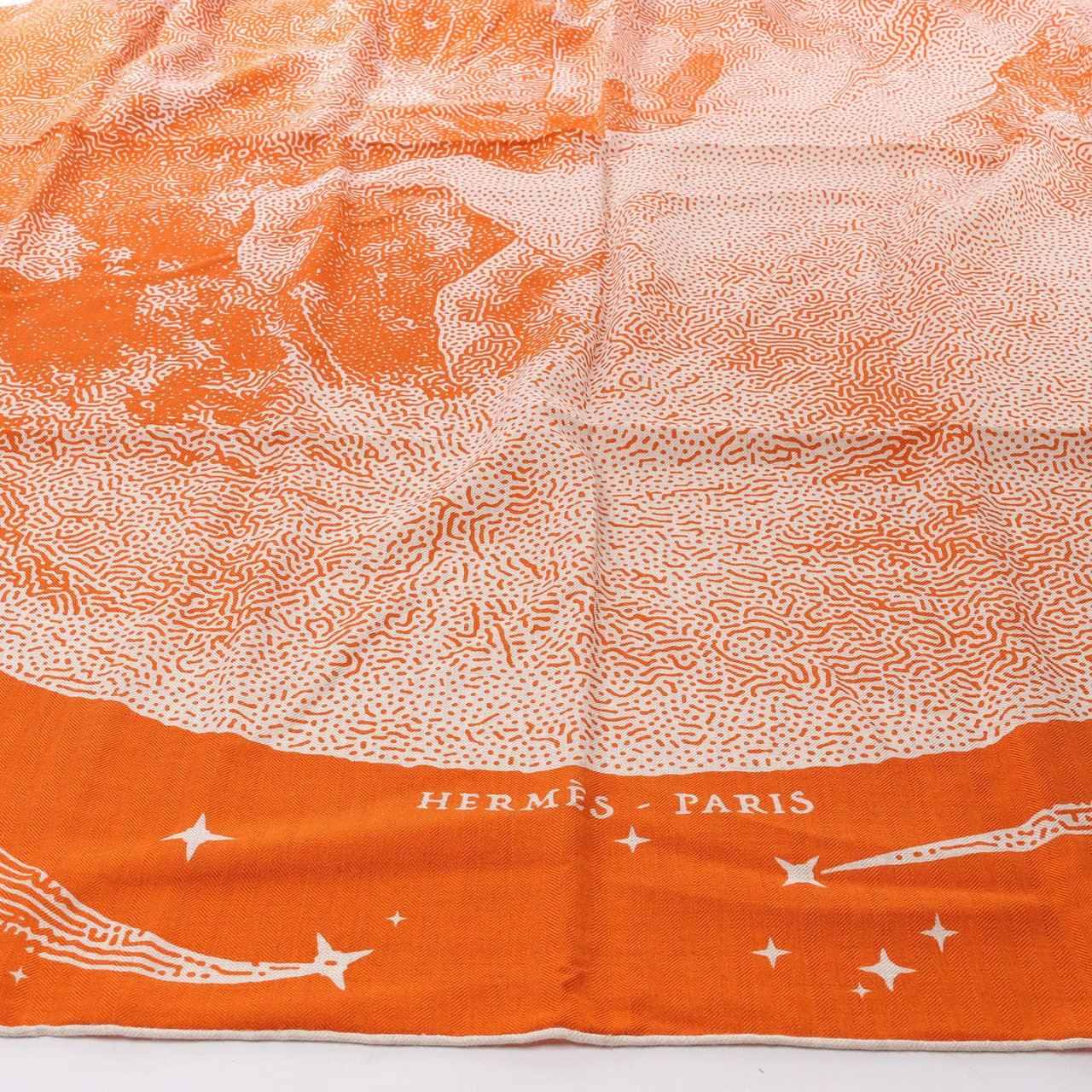 Hermès Hermès Carré 140 "CLAIR DE LUNE" Cashmere x Silk handkerchief in Orange Oranje