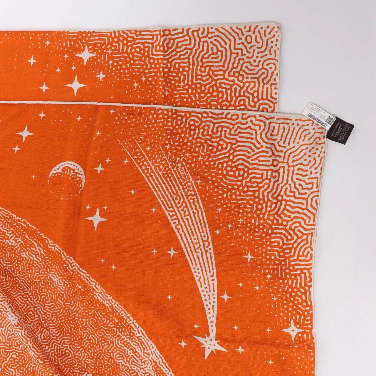 Hermès Hermès Carré 140 "CLAIR DE LUNE" Cashmere x Silk handkerchief in Orange Oranje
