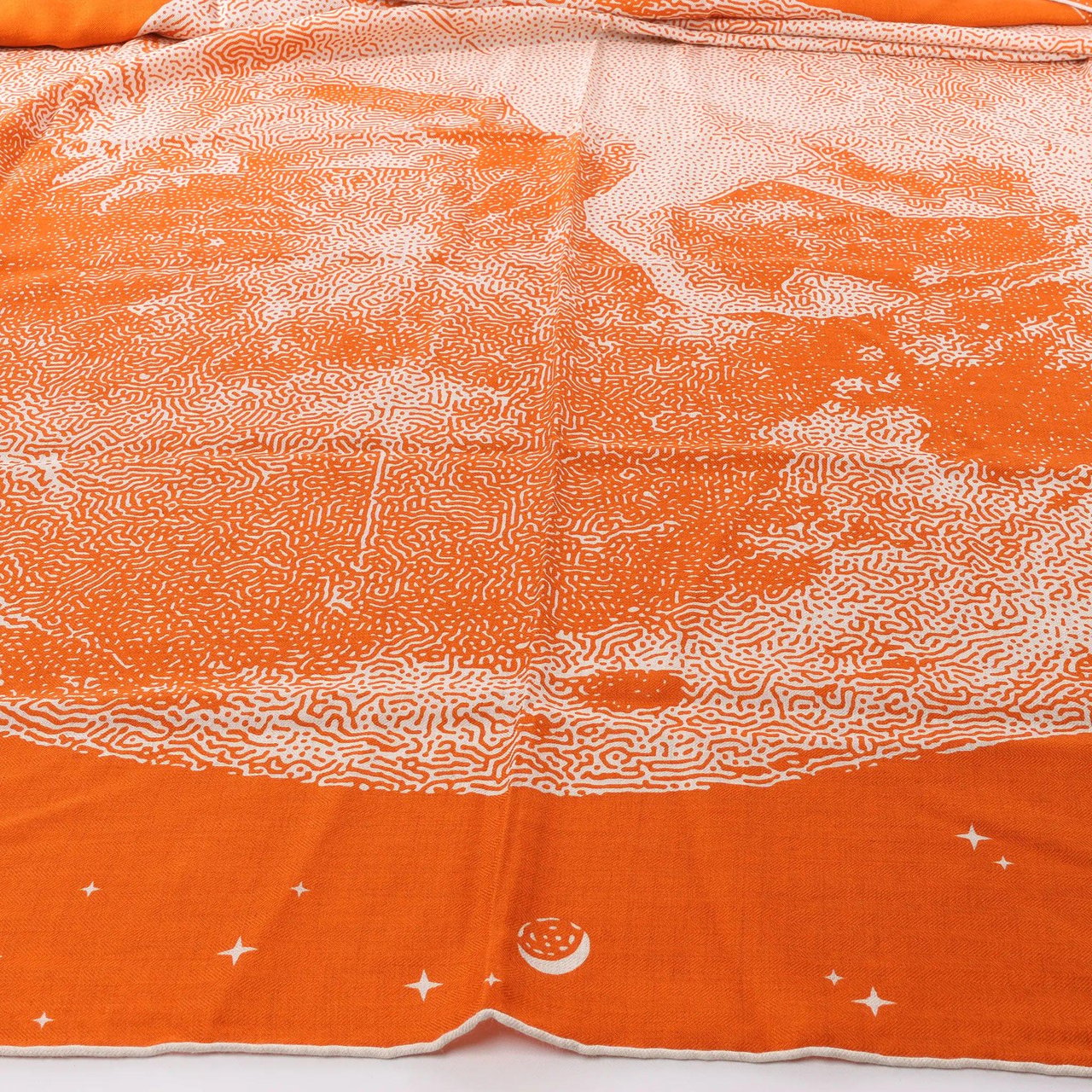 Hermès Hermès Carré 140 "CLAIR DE LUNE" Cashmere x Silk handkerchief in Orange Oranje
