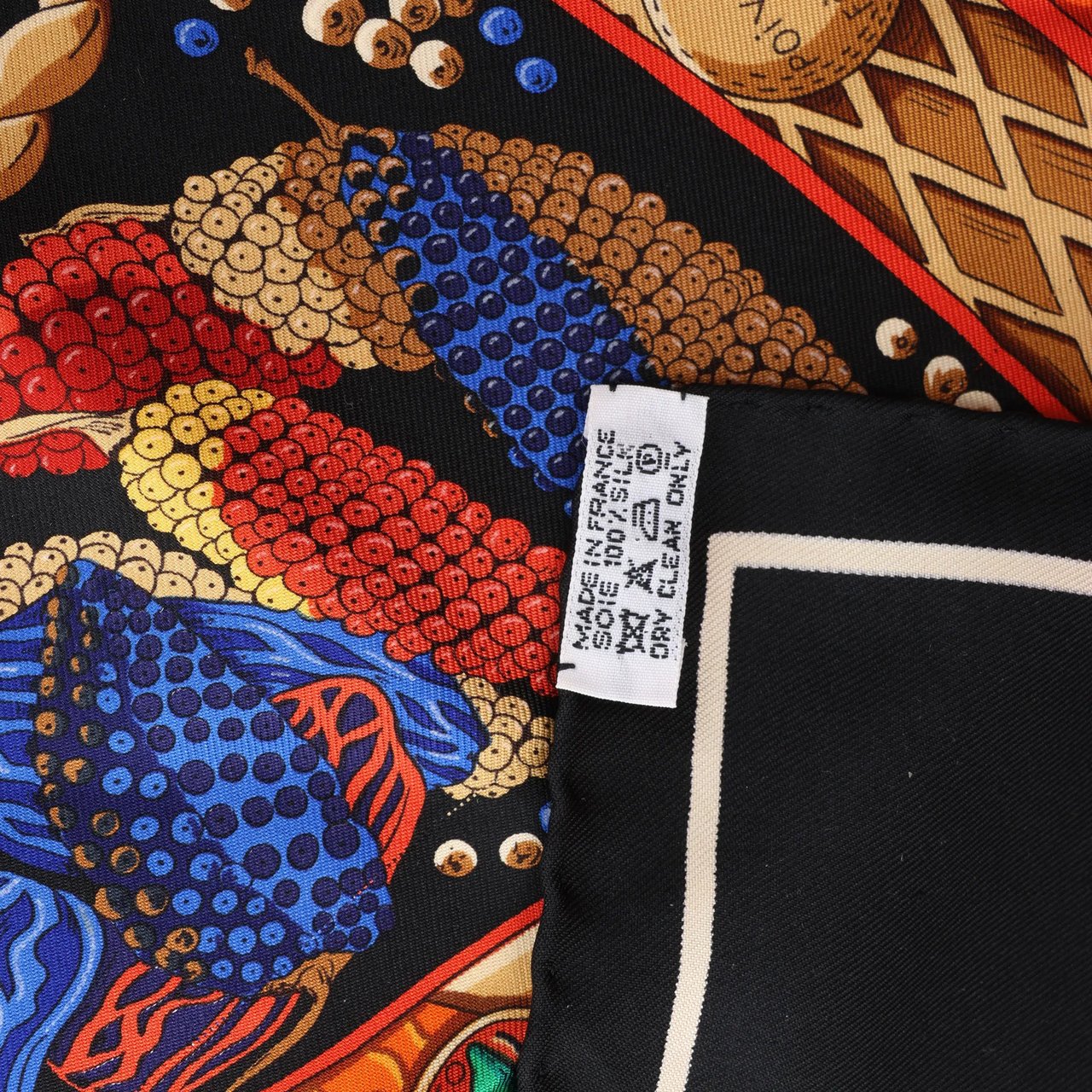 Hermès Hermès Carré 90 "AUX PAYS DES EPICES" Silk handkerchief in Black Divers