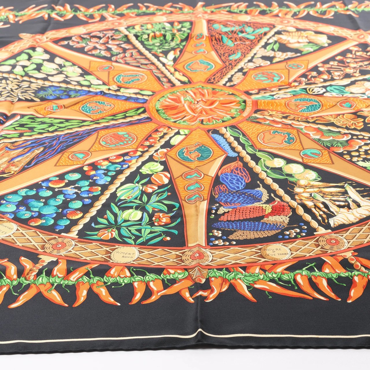 Hermès Hermès Carré 90 "AUX PAYS DES EPICES" Silk handkerchief in Black Divers
