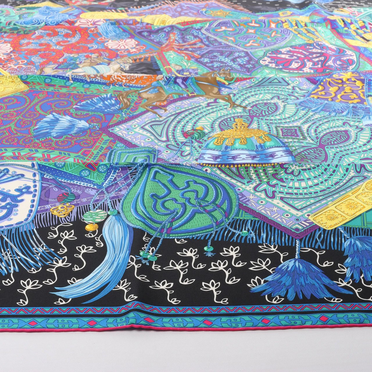 Hermès Hermès Carré 90 "CAVALIERS DU CAUCAS" Silk handkerchief in Blue Blauw