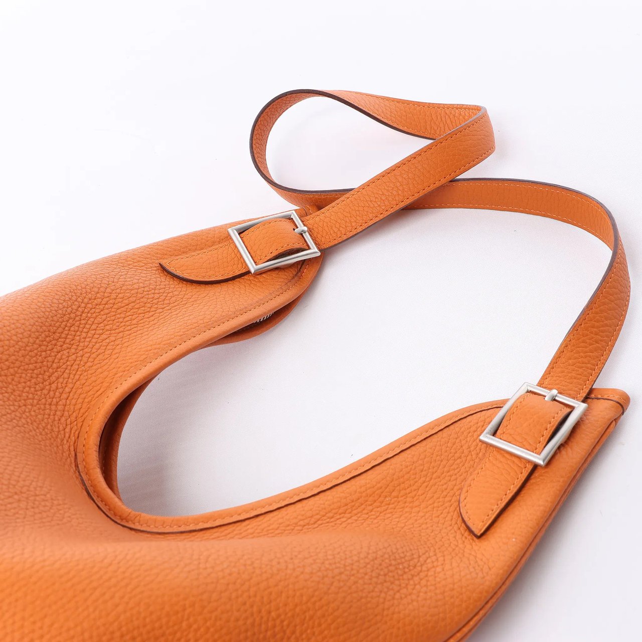 Hermès HERMES Massai PM Taurillon Clemence Leather Shoulder Bag in Orange □J: 2006 Oranje