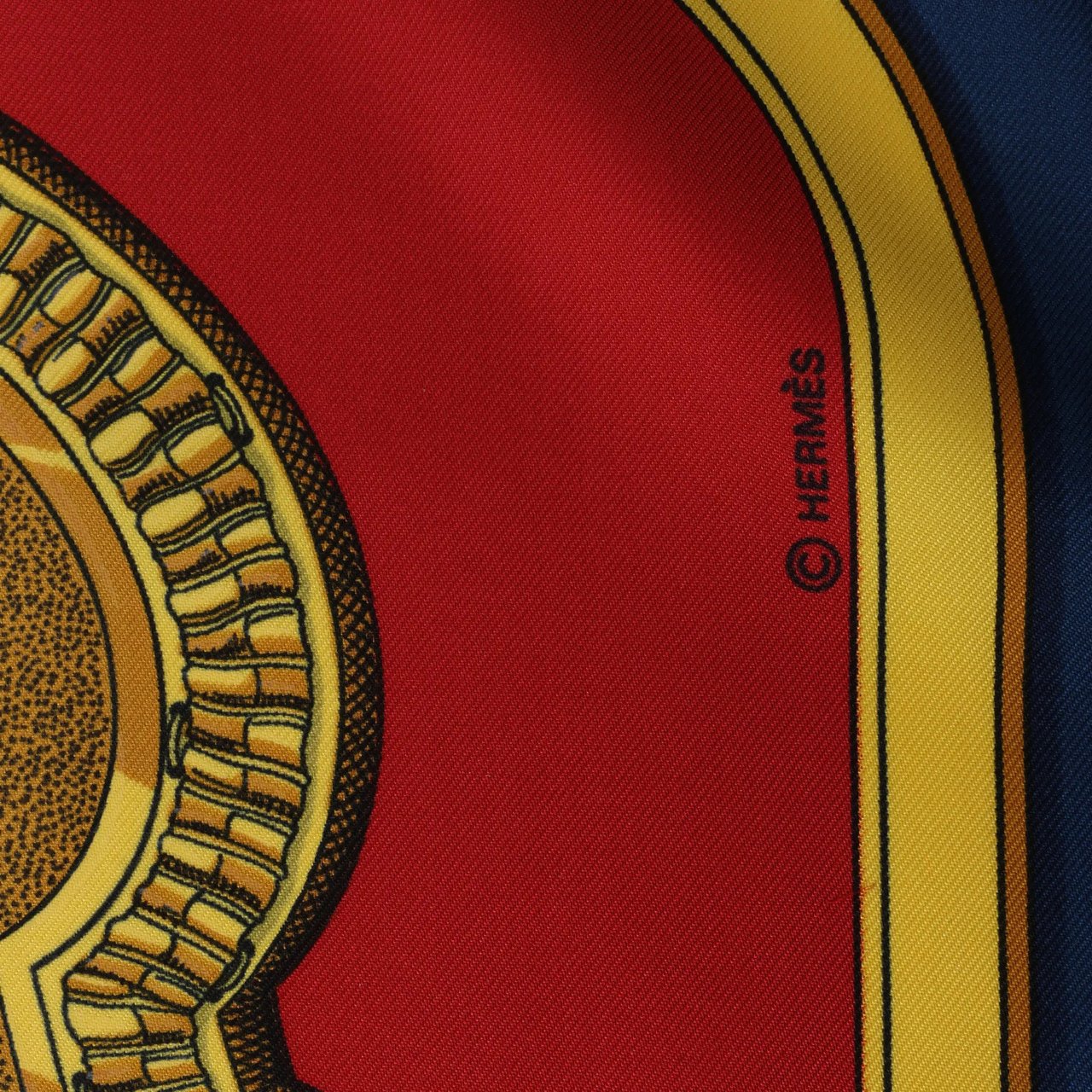 Hermès Carré 90 "GRAND APPARAT" Silk handkerchief in Navy Blue x Red Divers