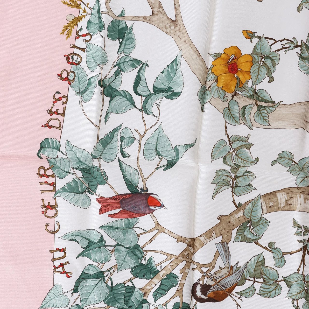 Hermès Carré 90 "AU COEUR DES BOIS" Silk handkerchief in Pink Roze