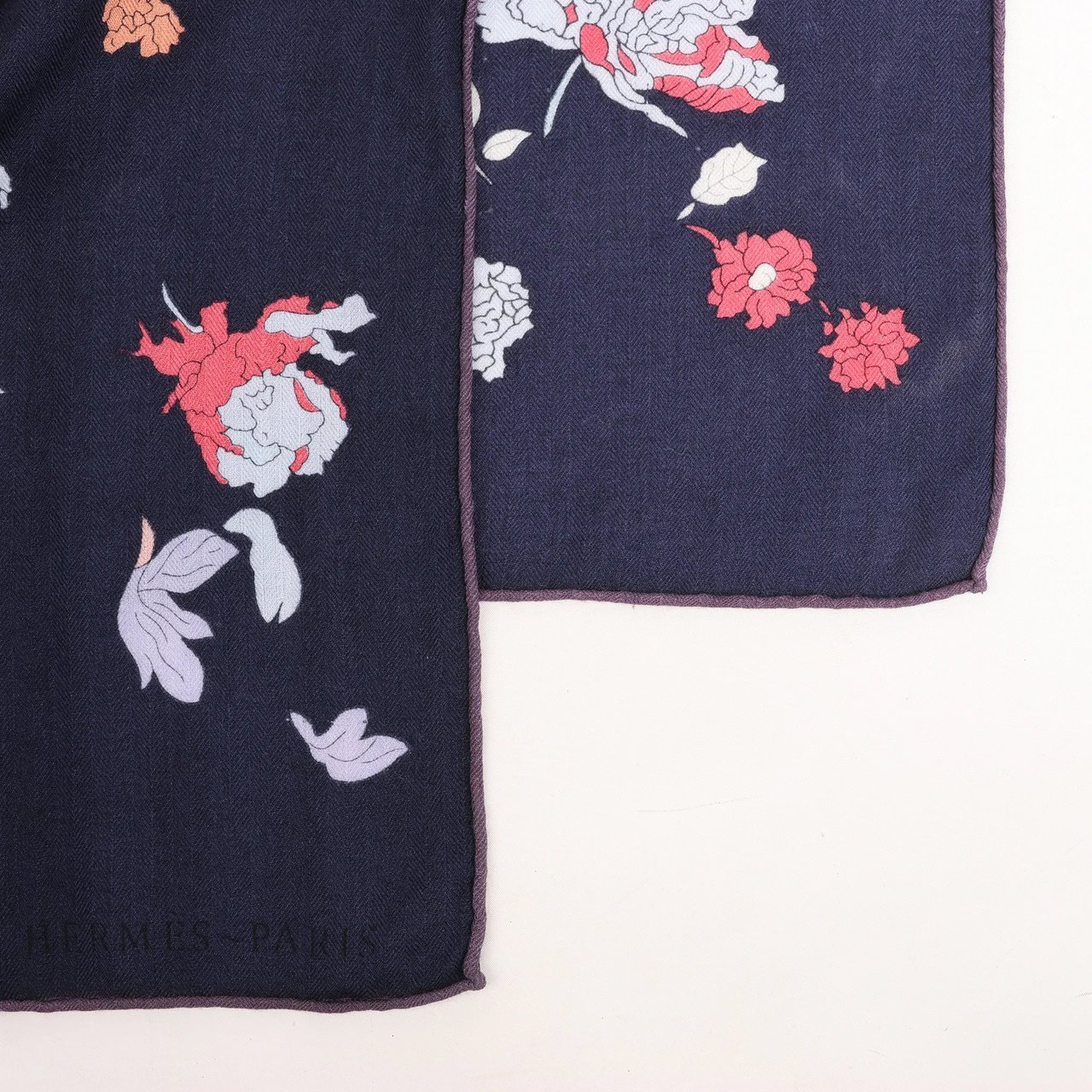 Hermès Carré Géant "Robe Legere" Cashmere x Silk handkerchief in Navy Blue Divers