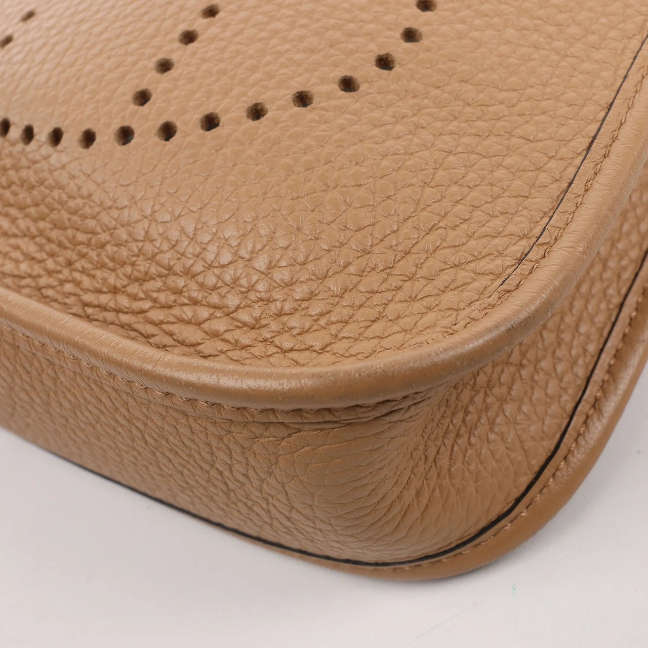 Hermès Evelyne Taurillon Clemence Maxi Quadrille TPM Chai Shoulder bag U:2022 Bruin