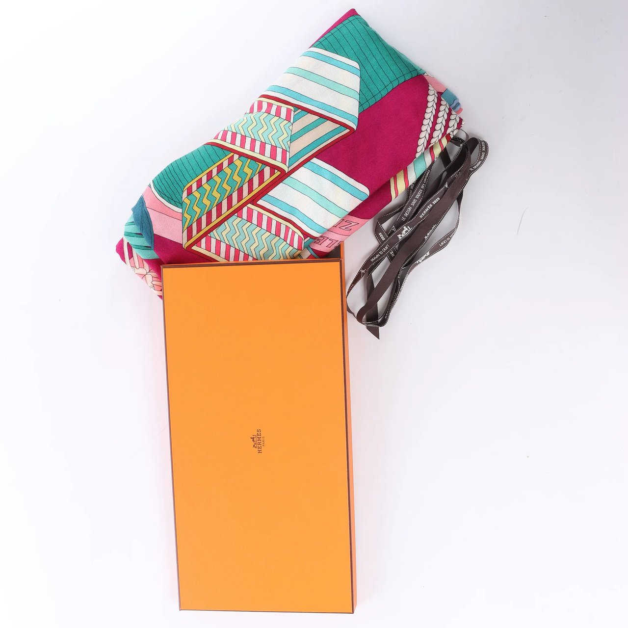Hermès Carré Geant "SANGLES EN ZIGZAG" Cashmere and Silk Scarf in Green x Purple Divers