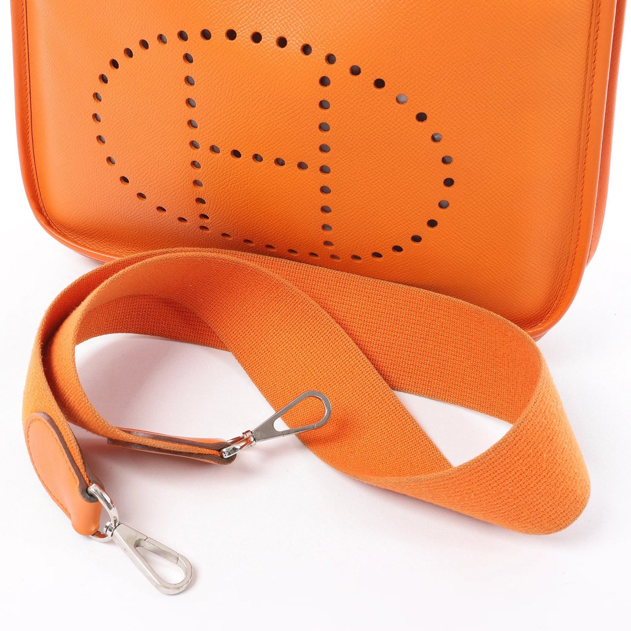 Hermès Hermes Evelyn 1 29 PM Epsom Leather Shoulder Bag in Orange □N:2010 Oranje