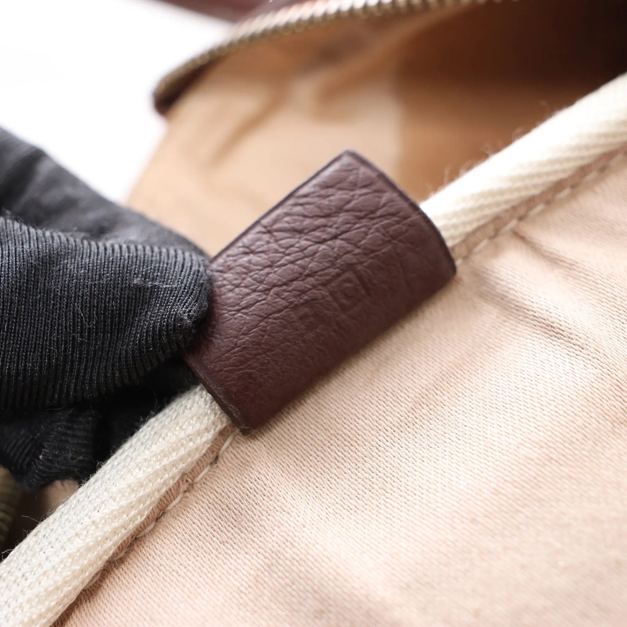 Hermès HERMES Victoria 50 Taurillon Clemence Handbag in Brown □C: 1999 Bruin
