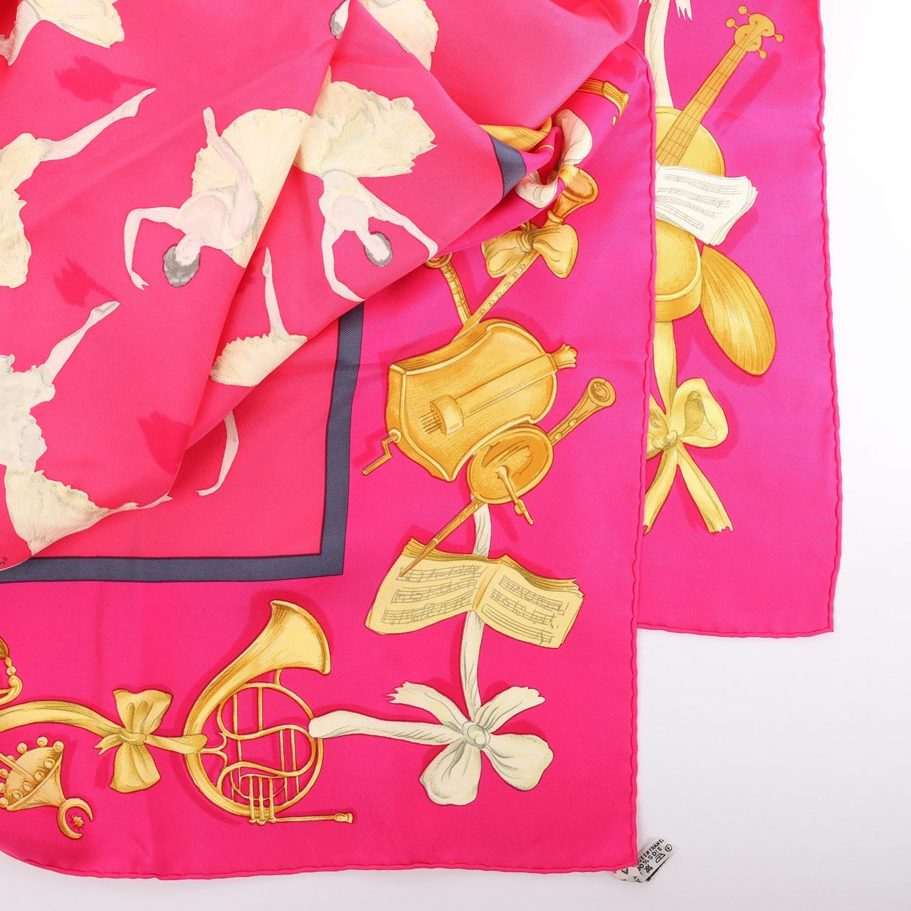 Hermès Carré 90 "La Dance ballet" Silk handkerchief in Pink Roze