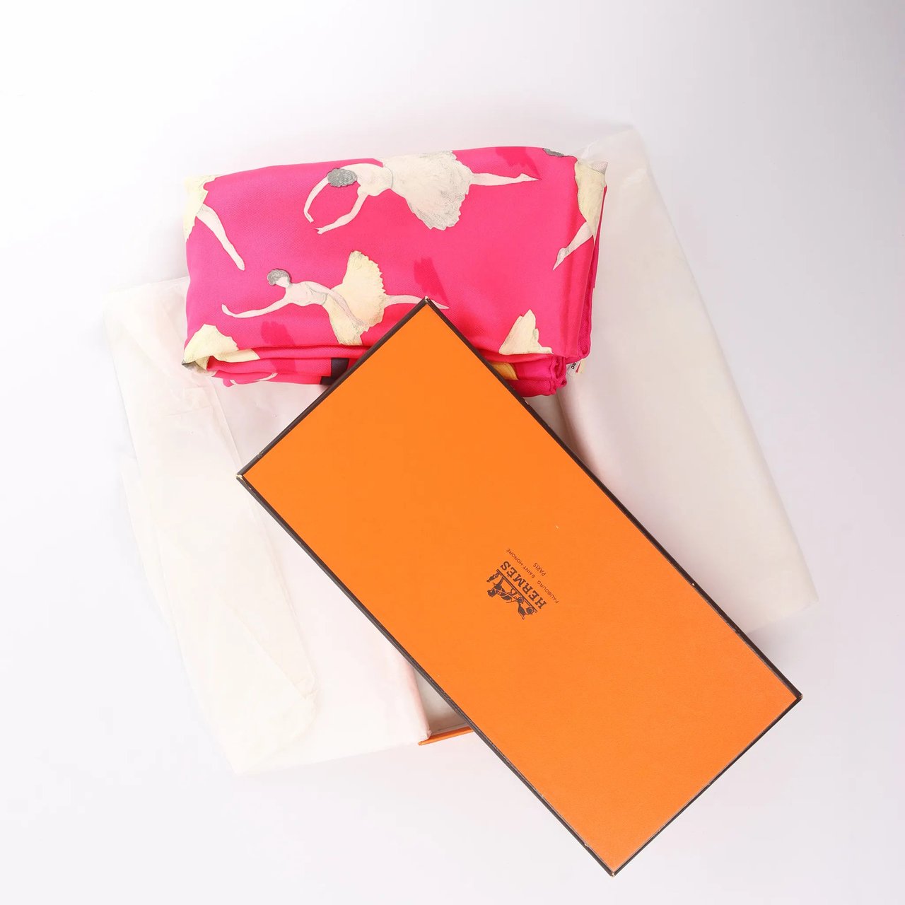 Hermès Carré 90 "La Dance ballet" Silk handkerchief in Pink Roze