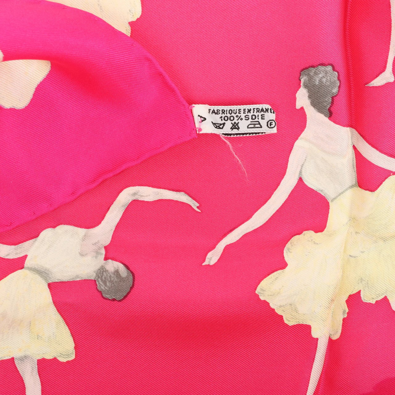 Hermès Carré 90 "La Dance ballet" Silk handkerchief in Pink Roze