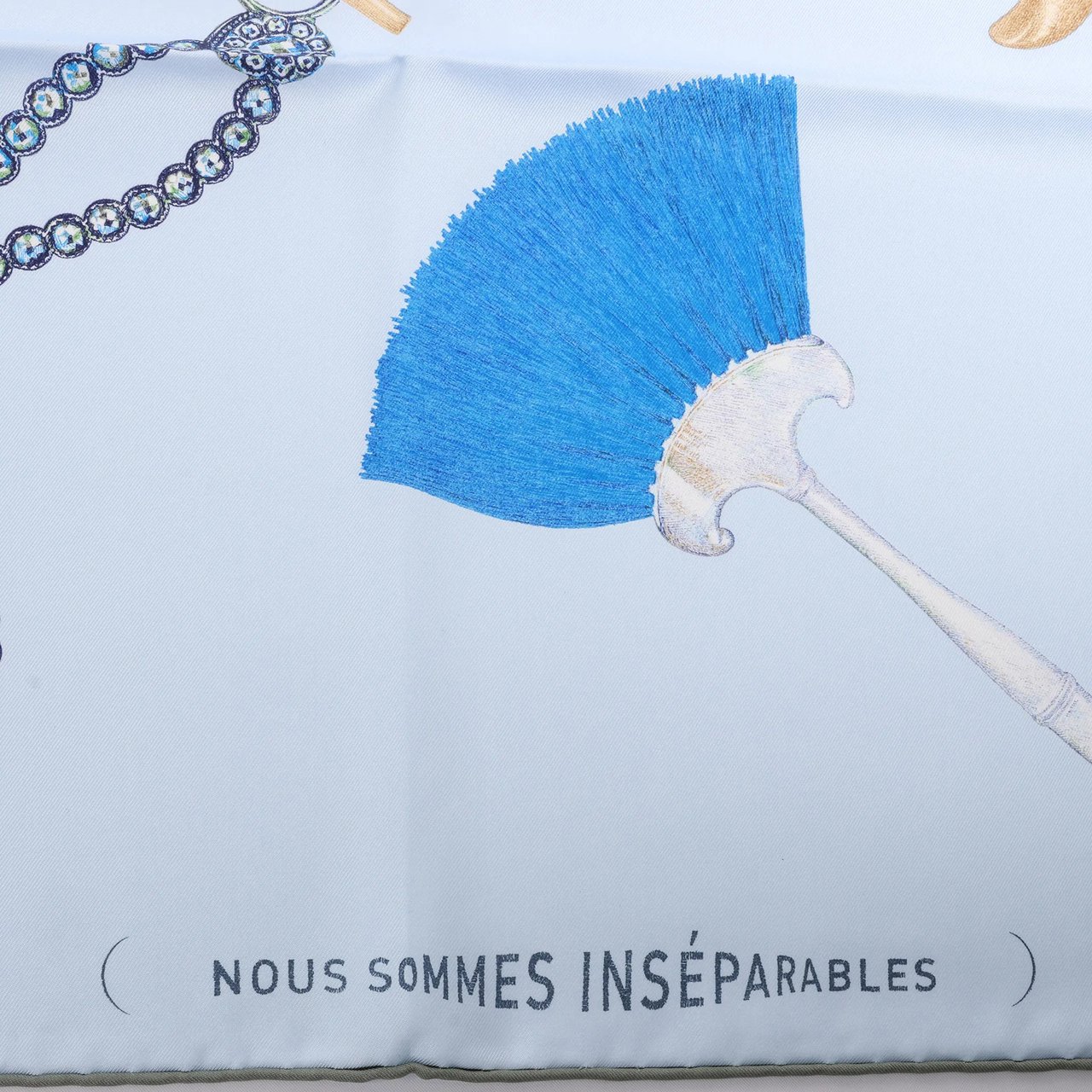 Hermès Carré 90 "Nous Sommes Inséparables" Silk handkerchief in Blue Blauw