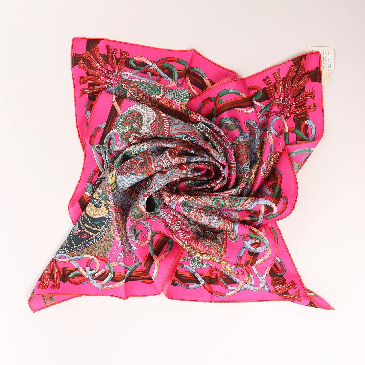 Hermès Carré 90 " AU FIL DU CARRE" Silk handkerchief in Pink Roze