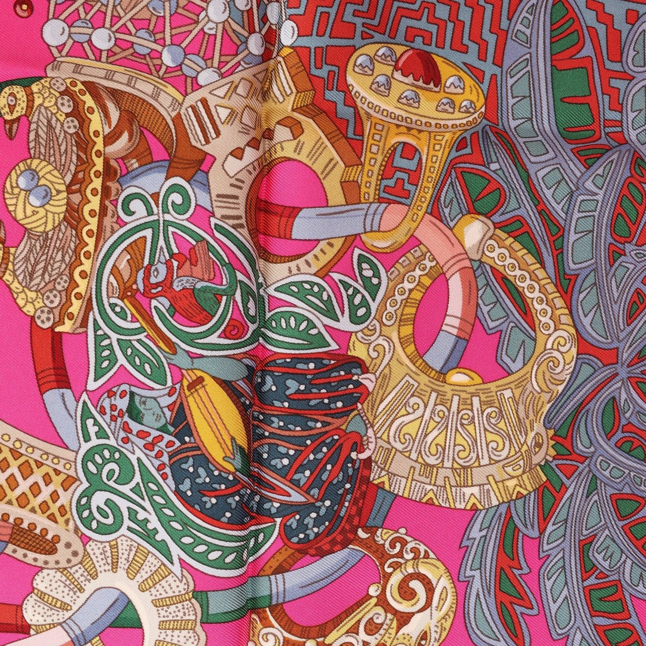 Hermès Carré 90 " AU FIL DU CARRE" Silk handkerchief in Pink Roze