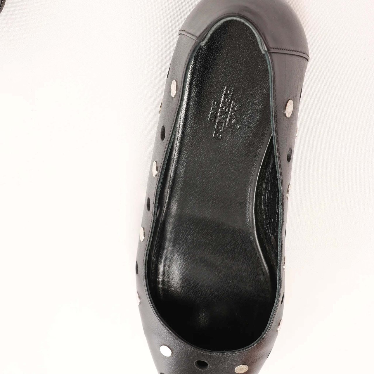 Hermès Serie Button Punching Sack Leather Ballet Flats un Black, Size 39 EU Zwart