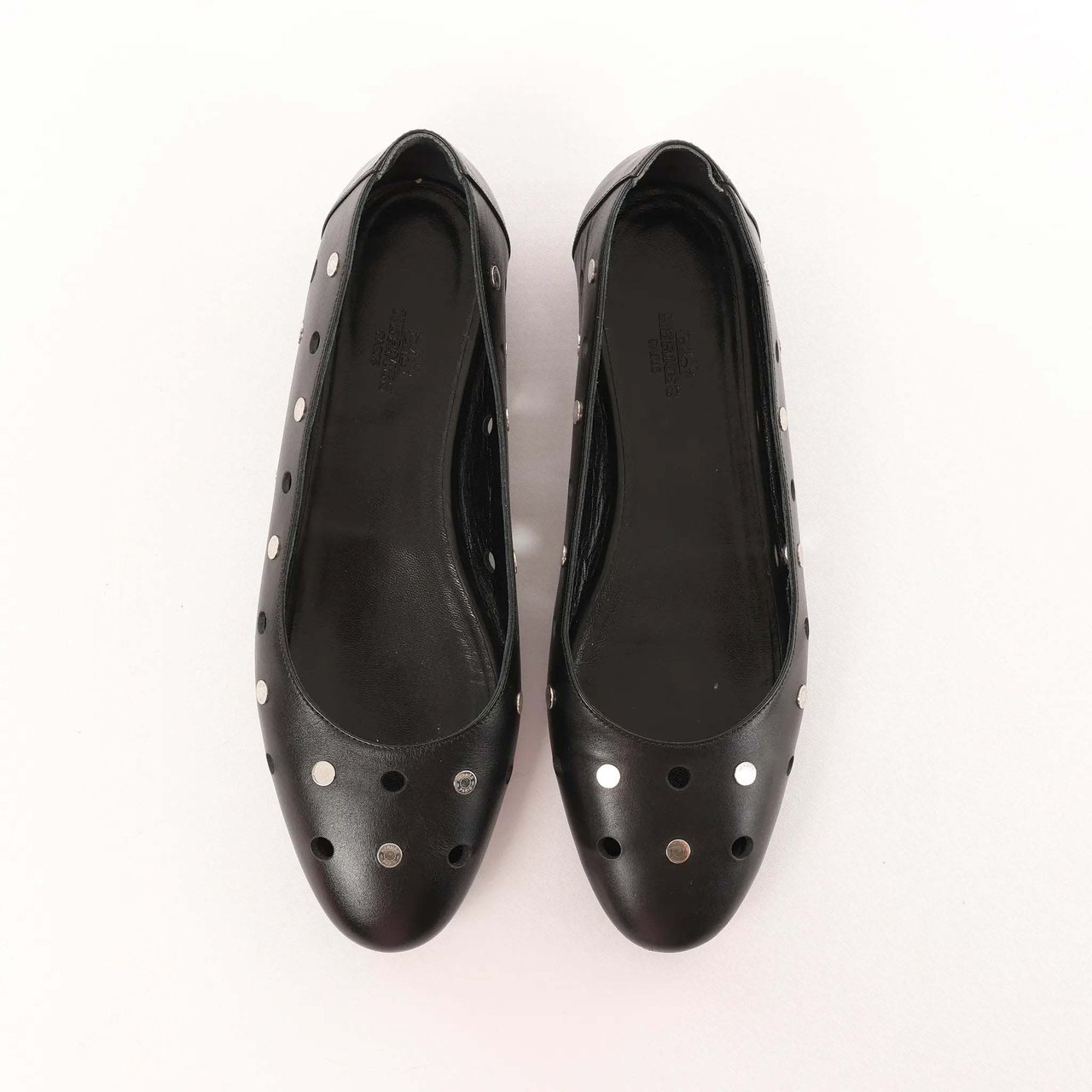 Hermès Serie Button Punching Sack Leather Ballet Flats un Black, Size 39 EU Zwart