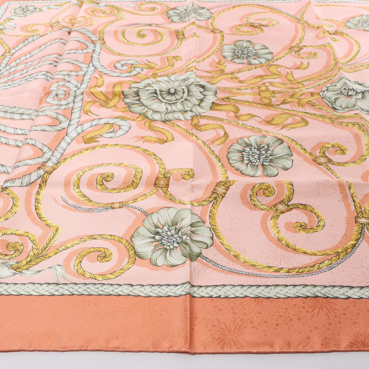 Hermès Carré 90 "JOUVENCE" Silk handkerchief in Orange Oranje