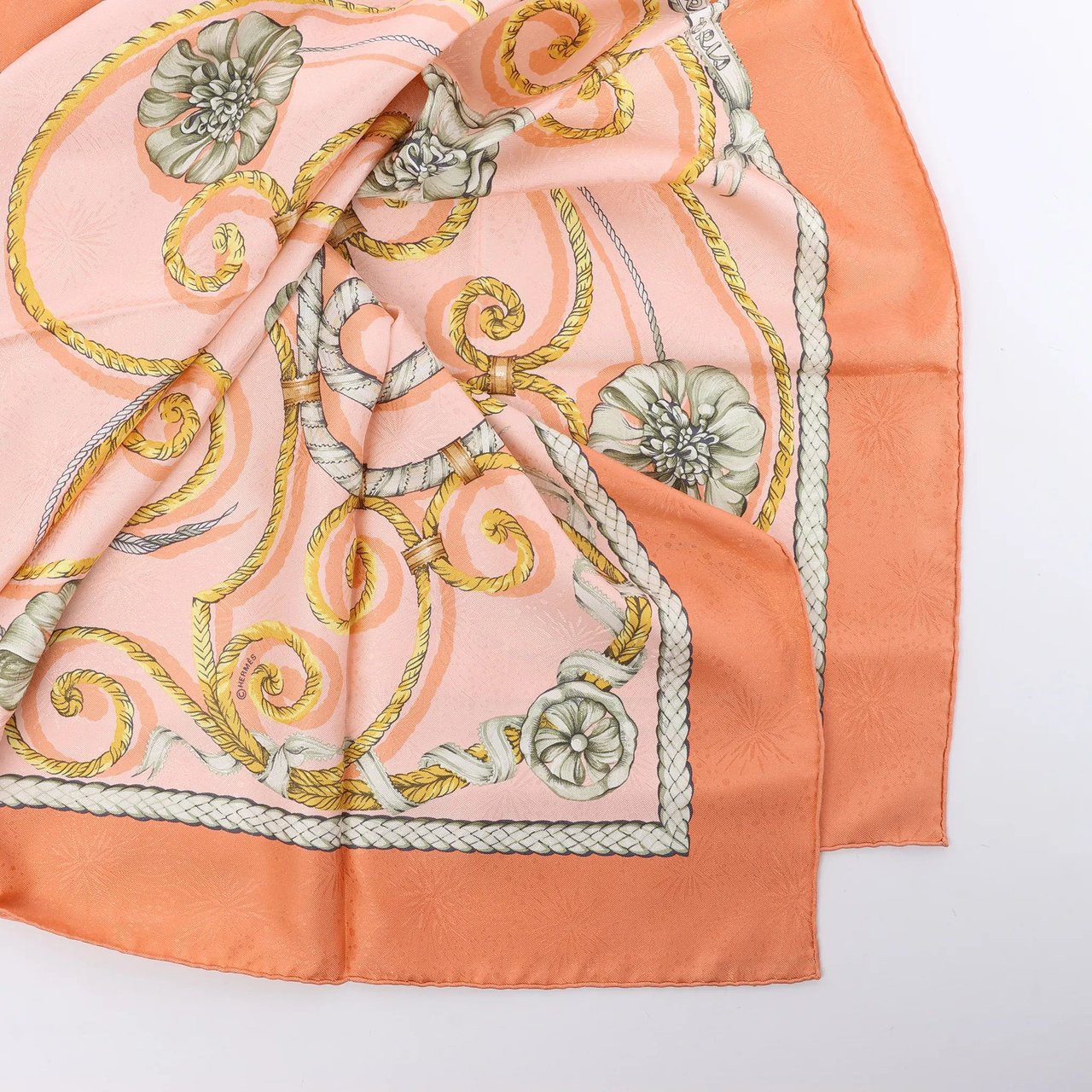 Hermès Carré 90 "JOUVENCE" Silk handkerchief in Orange Oranje