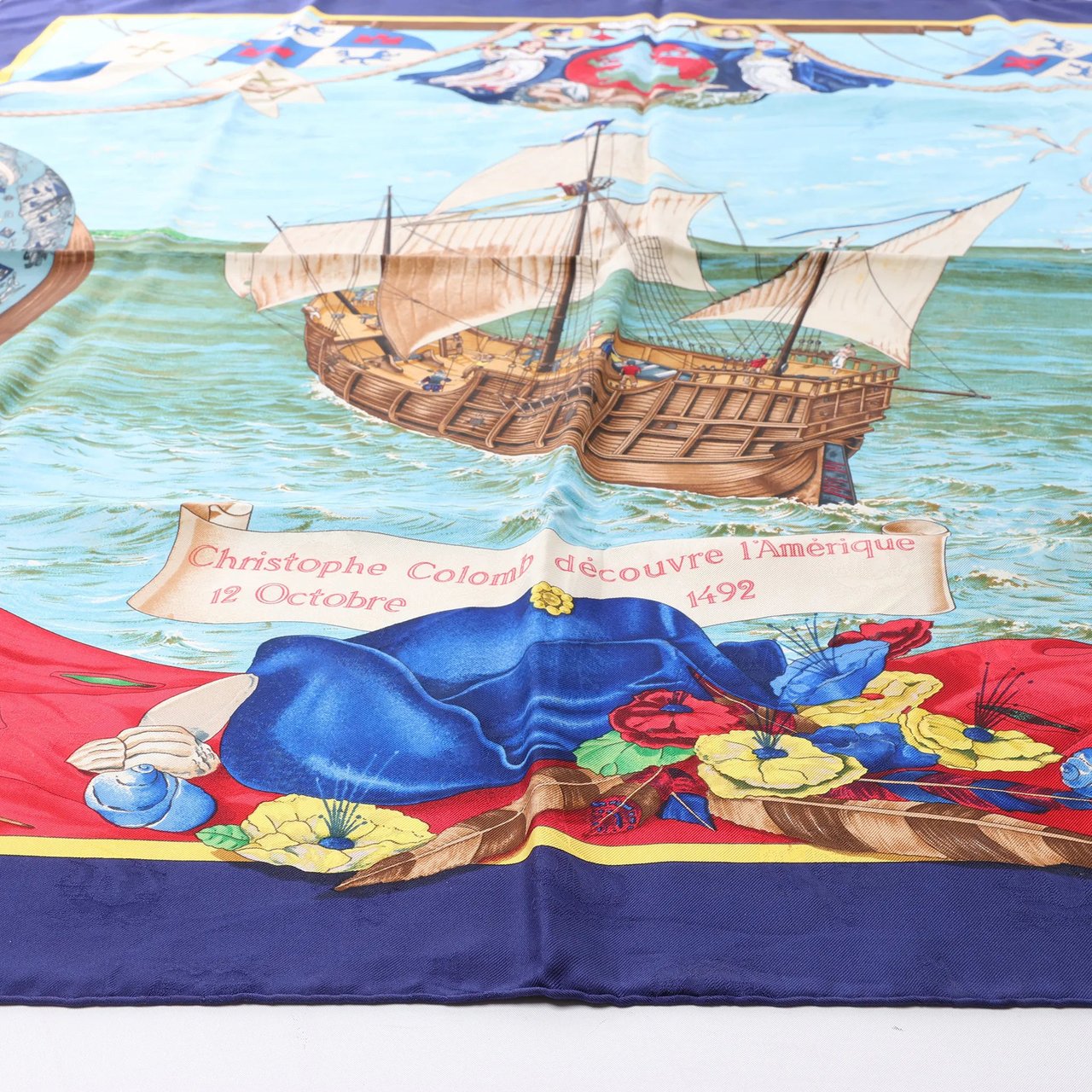 Hermès Carré 90 "Christoffer Columbus decouvre l'Amerique" Silk handkerchief in Blue Blauw