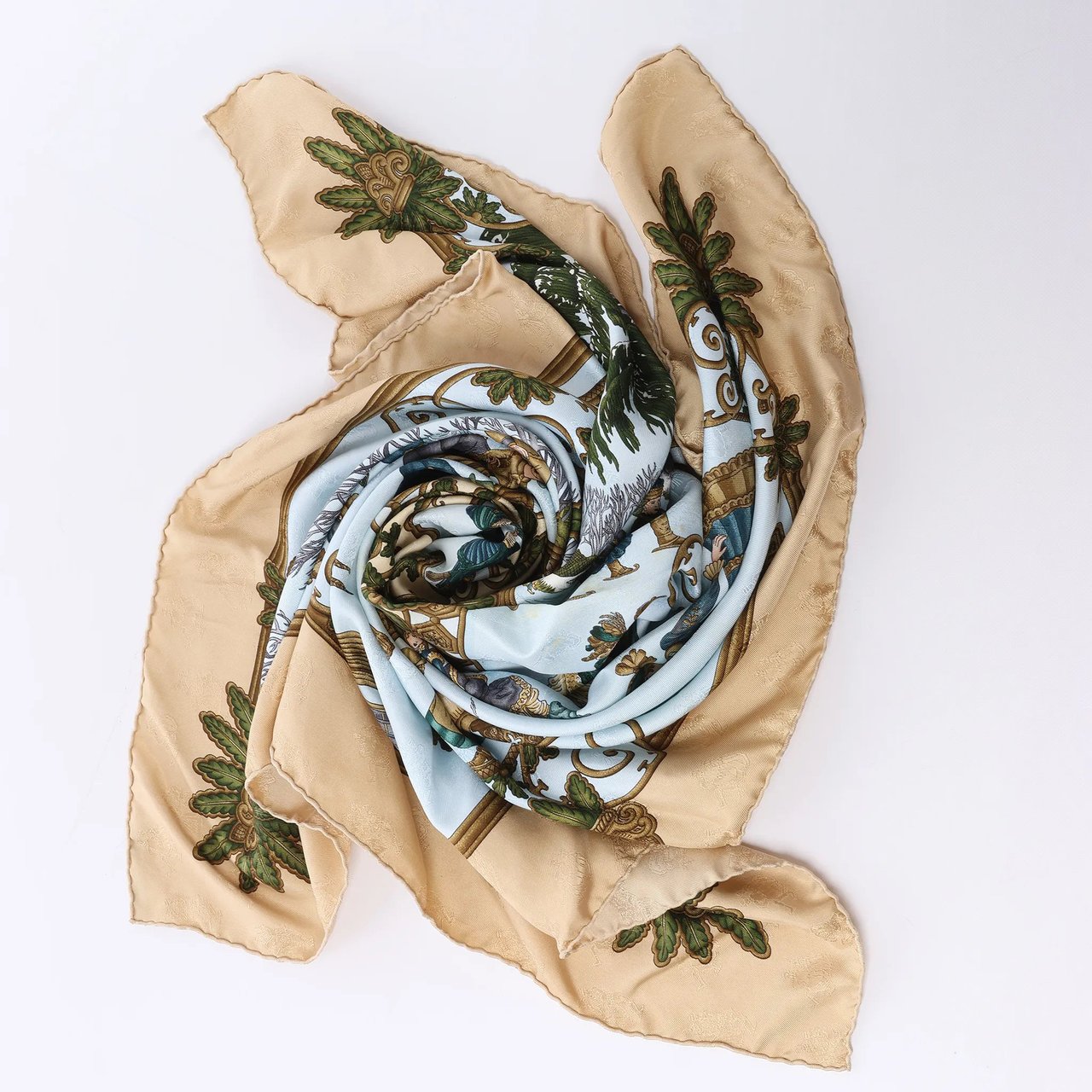 Hermès Carré 90 "Joies d’Hiver" Silk handkerchief in Beige Beige