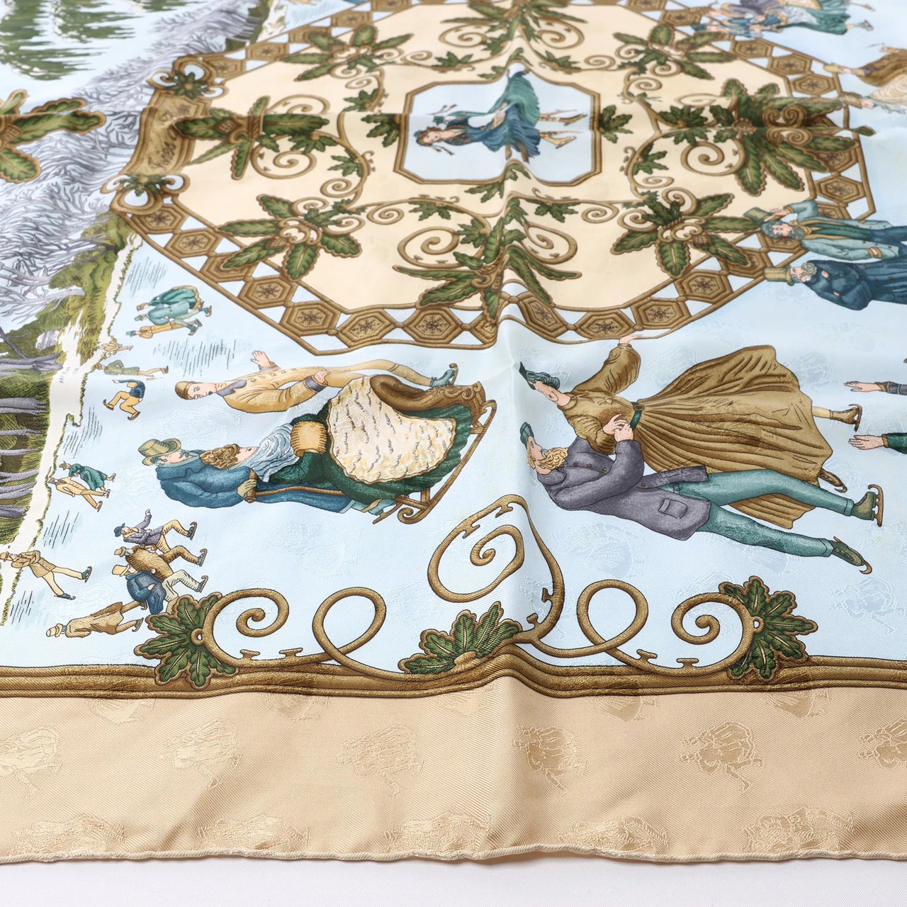Hermès Carré 90 "Joies d’Hiver" Silk handkerchief in Beige Beige