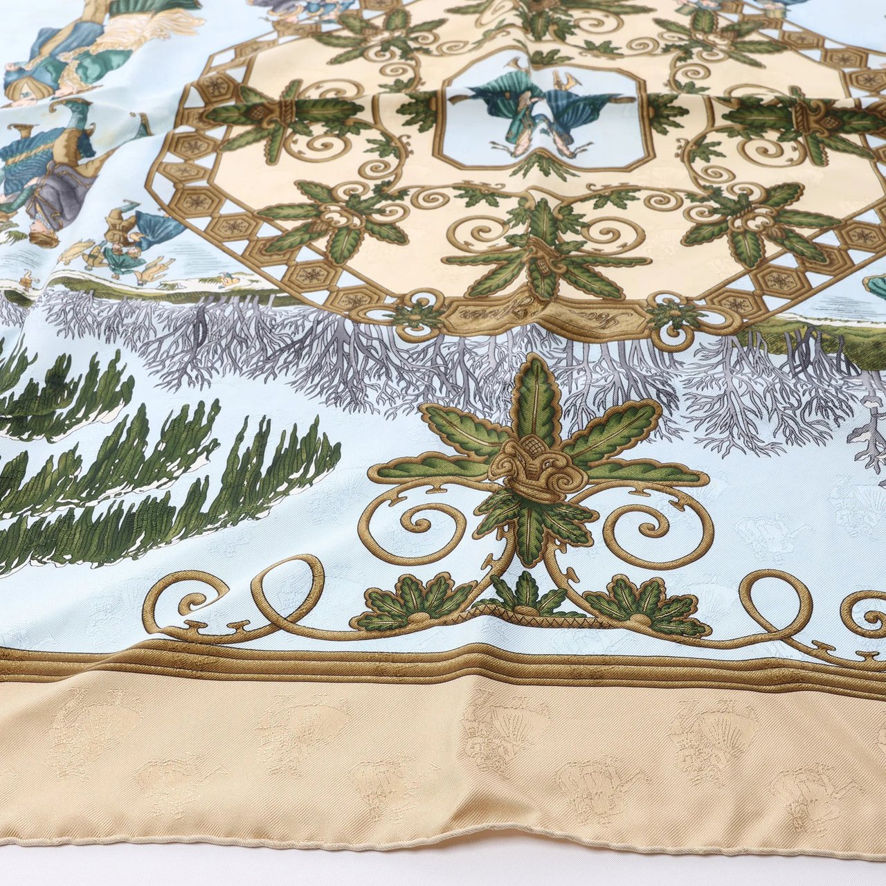Hermès Carré 90 "Joies d’Hiver" Silk handkerchief in Beige Beige