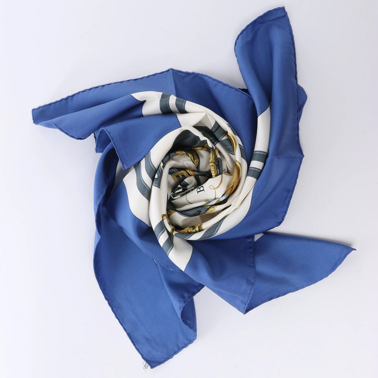 Hermès Carré 90 "BRIDES de GALA" Silk handkerchief in Blue Blauw