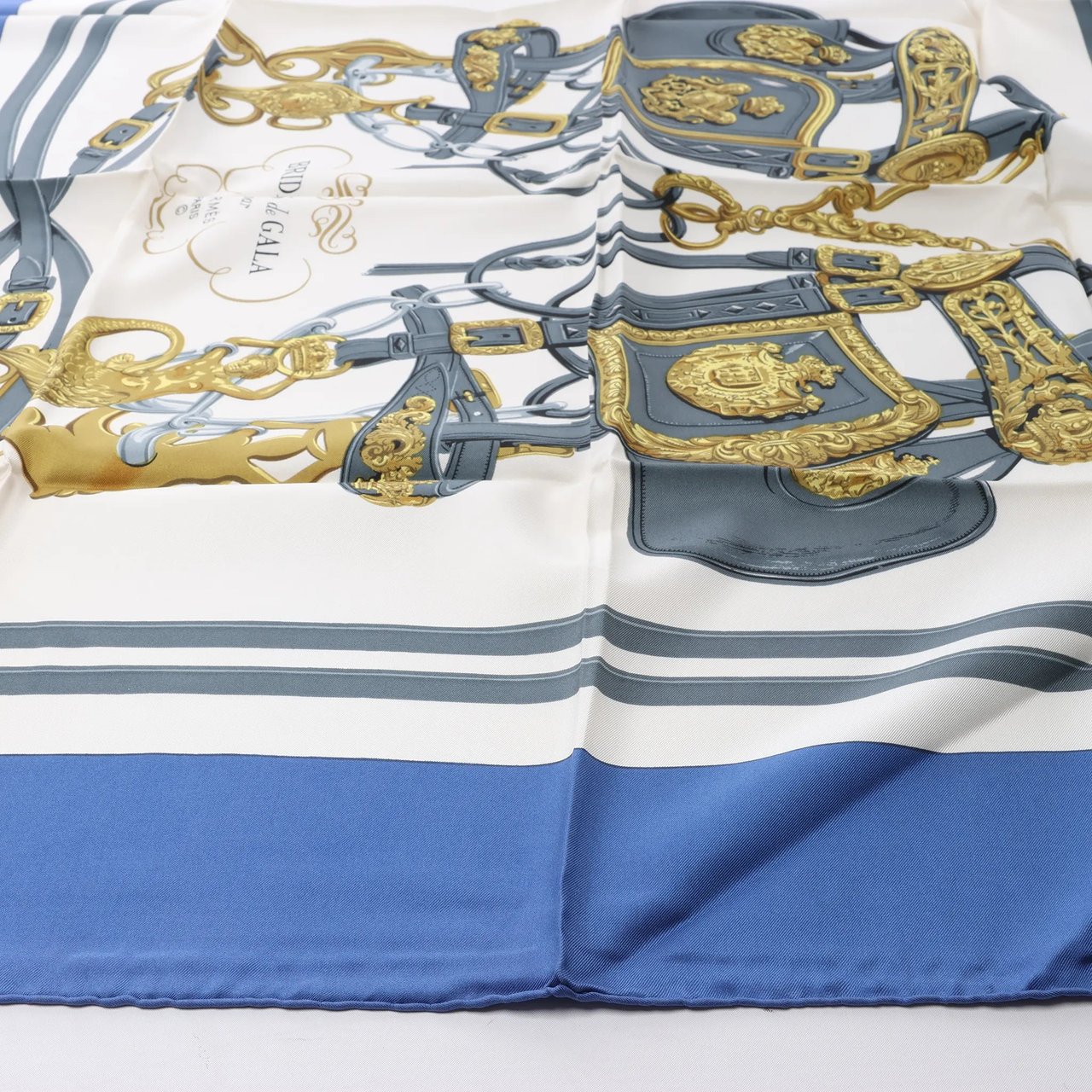 Hermès Carré 90 "BRIDES de GALA" Silk handkerchief in Blue Blauw