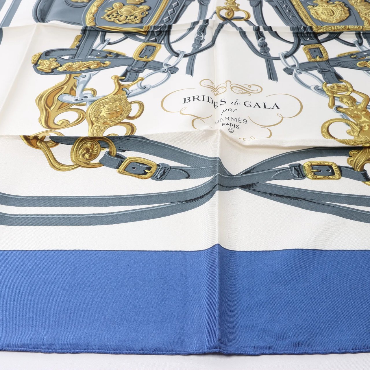Hermès Carré 90 "BRIDES de GALA" Silk handkerchief in Blue Blauw