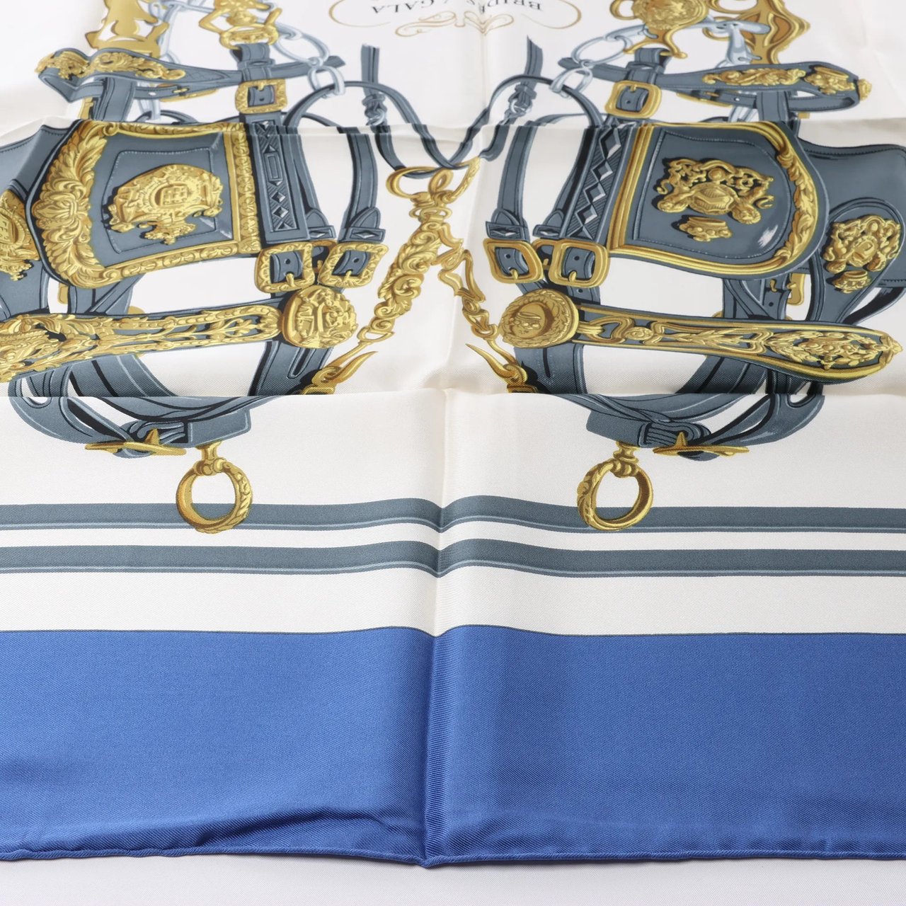 Hermès Carré 90 "BRIDES de GALA" Silk handkerchief in Blue Blauw