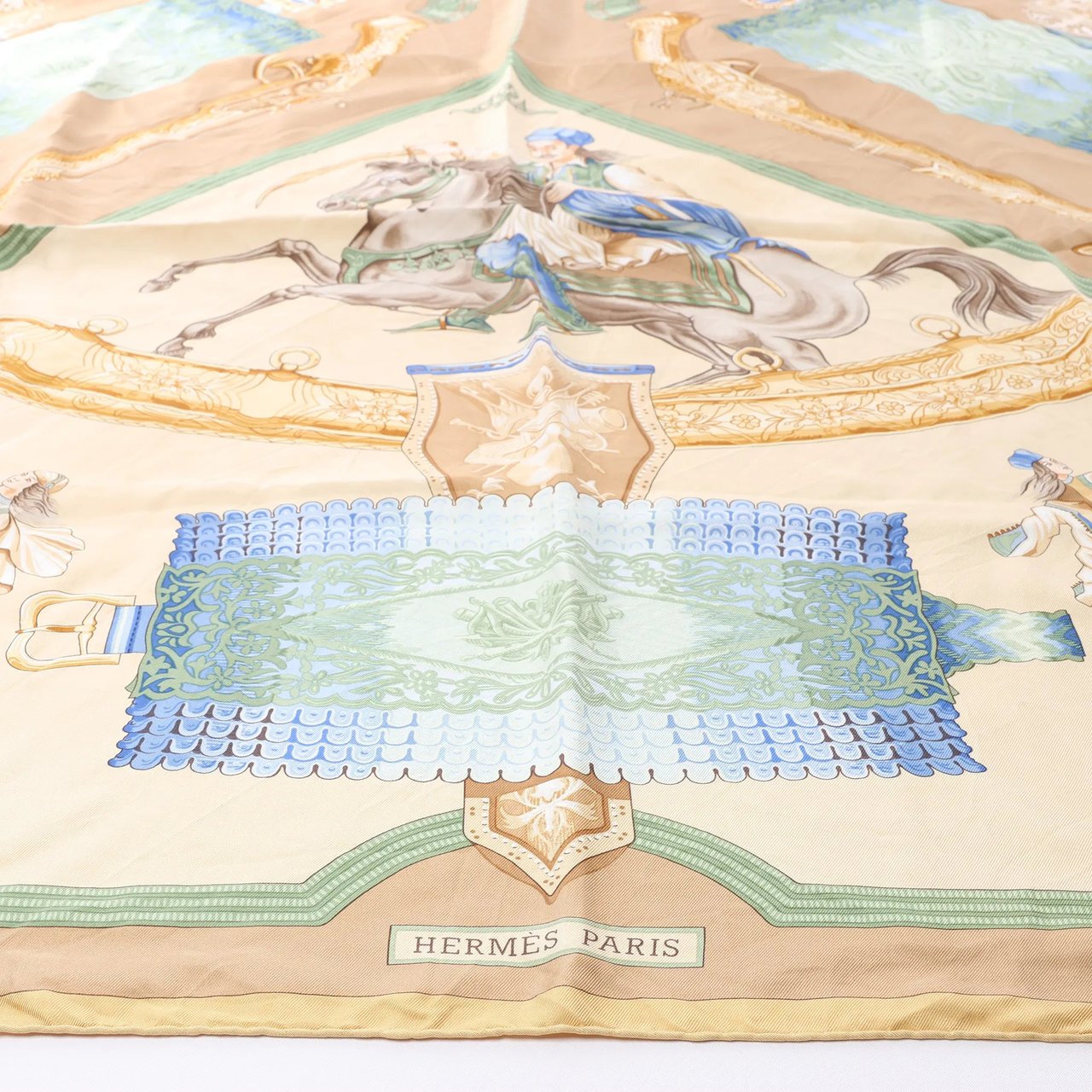 Hermès Carré 90 "Hommage à l'amitié Franco-Hellenique" Silk handkerchief in Beige Beige