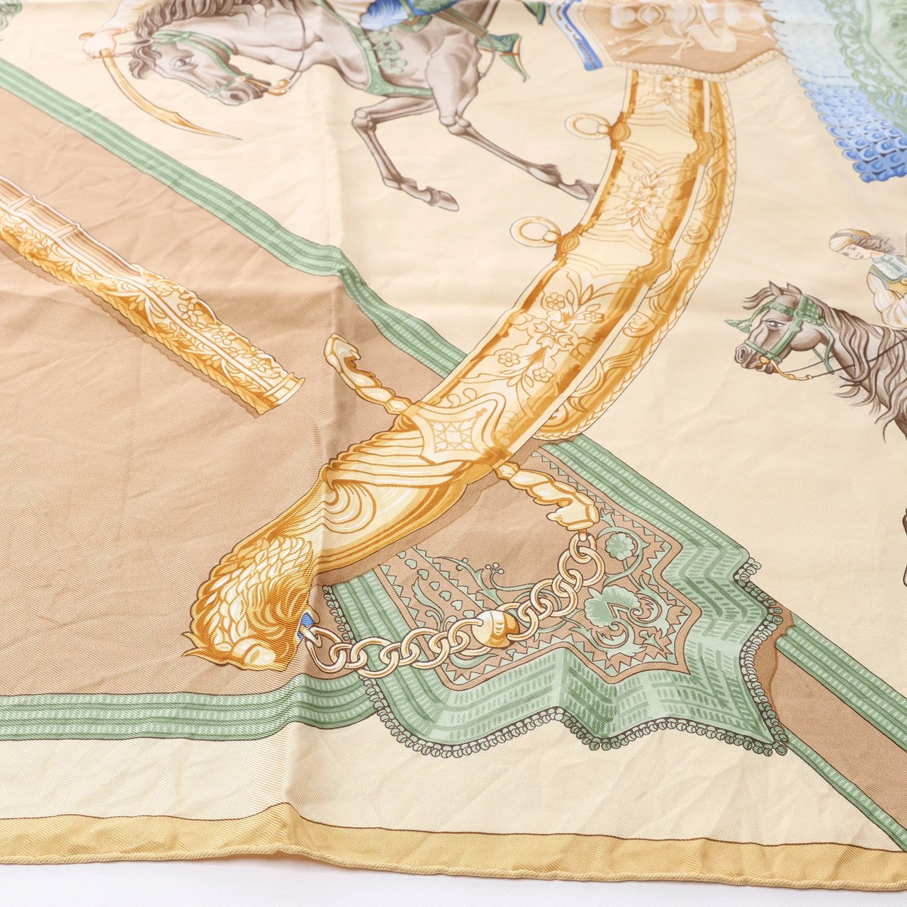 Hermès Carré 90 "Hommage à l'amitié Franco-Hellenique" Silk handkerchief in Beige Beige