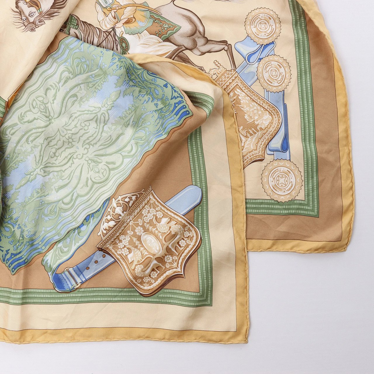 Hermès Carré 90 "Hommage à l'amitié Franco-Hellenique" Silk handkerchief in Beige Beige