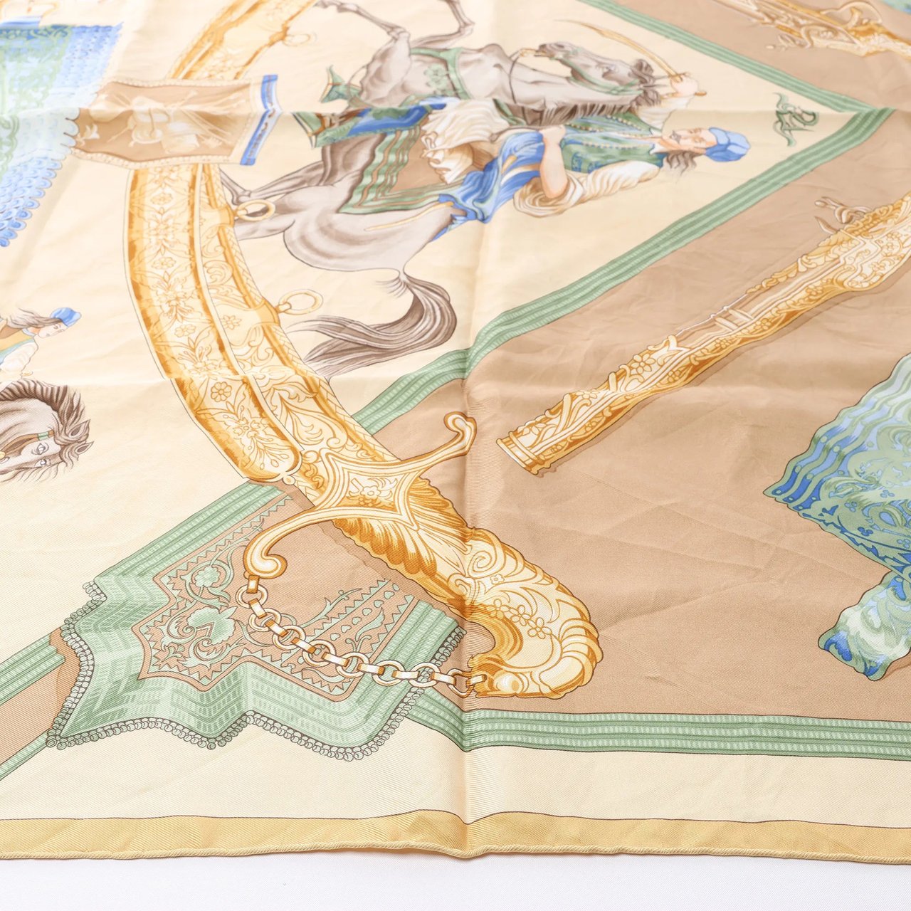 Hermès Carré 90 "Hommage à l'amitié Franco-Hellenique" Silk handkerchief in Beige Beige