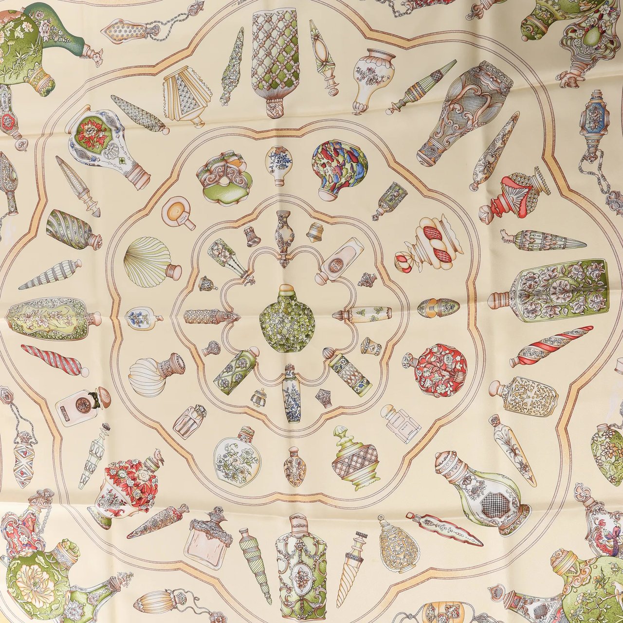 Hermès Carré 90 "Qu'Importe Le Flacon" Silk handkerchief in Beige Beige